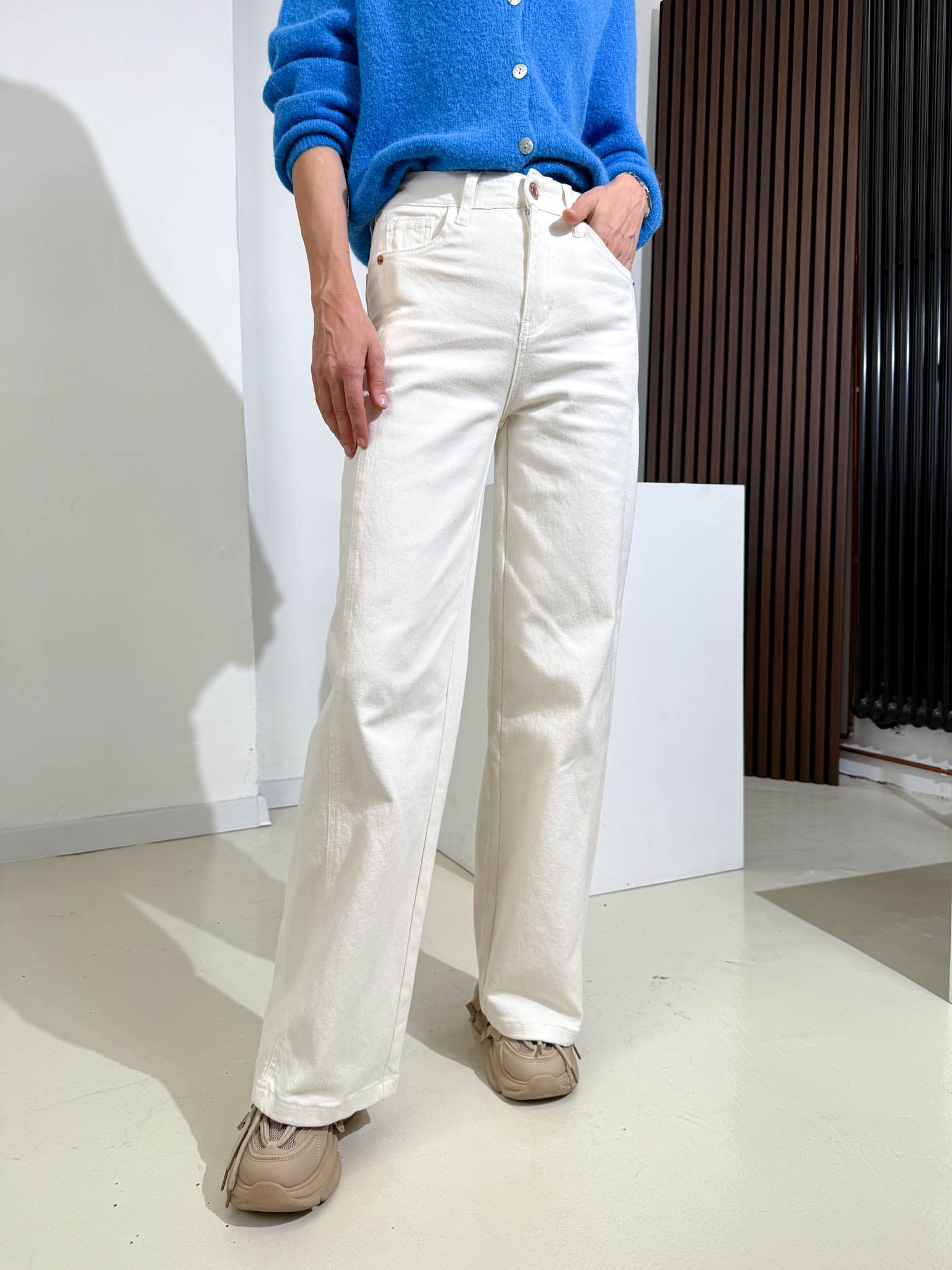 Bēšas krāsas džinsu bikses - 15927