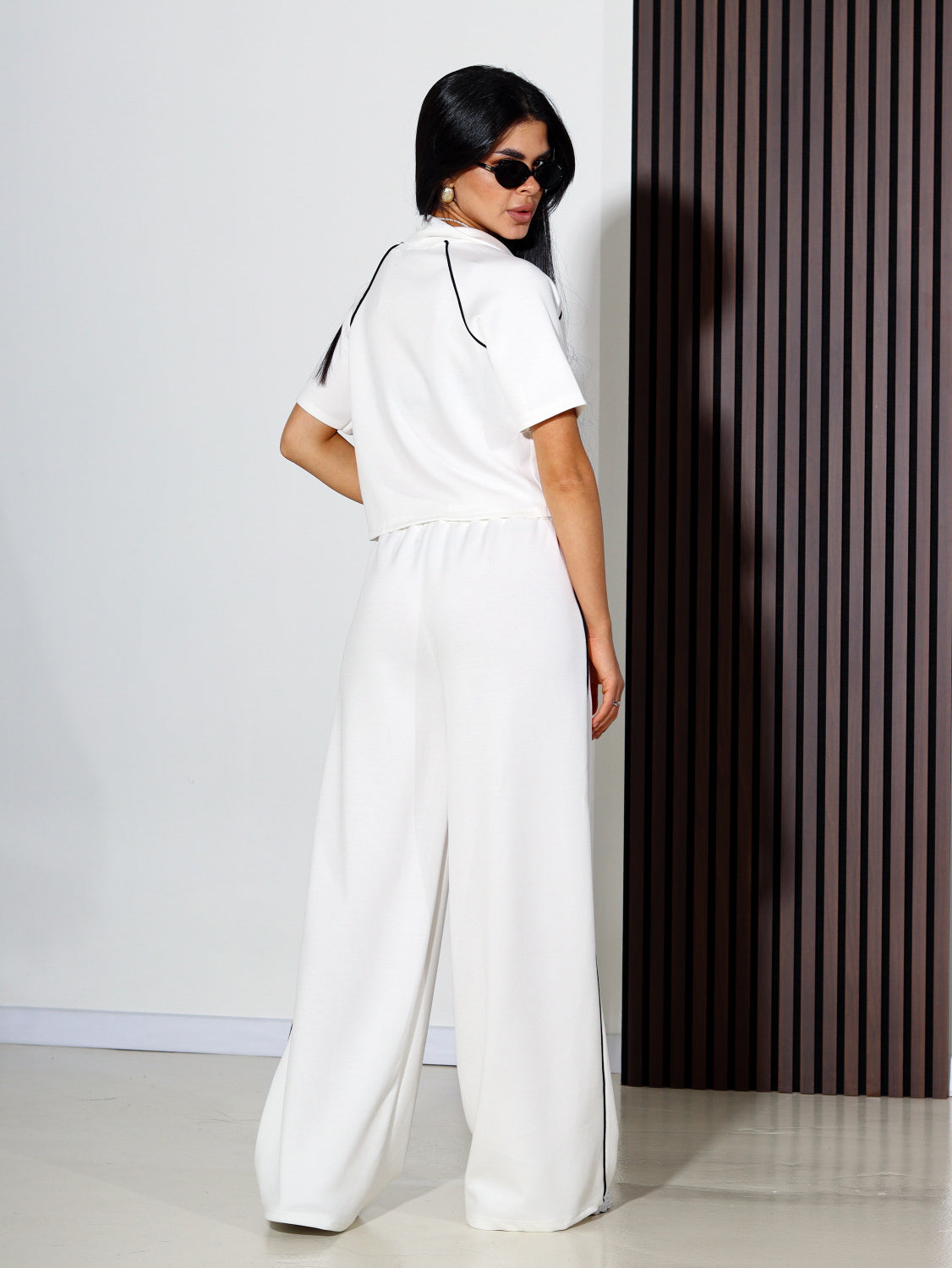 Balts sportiska stila komplekts( Jaka+ bikses) - 14433