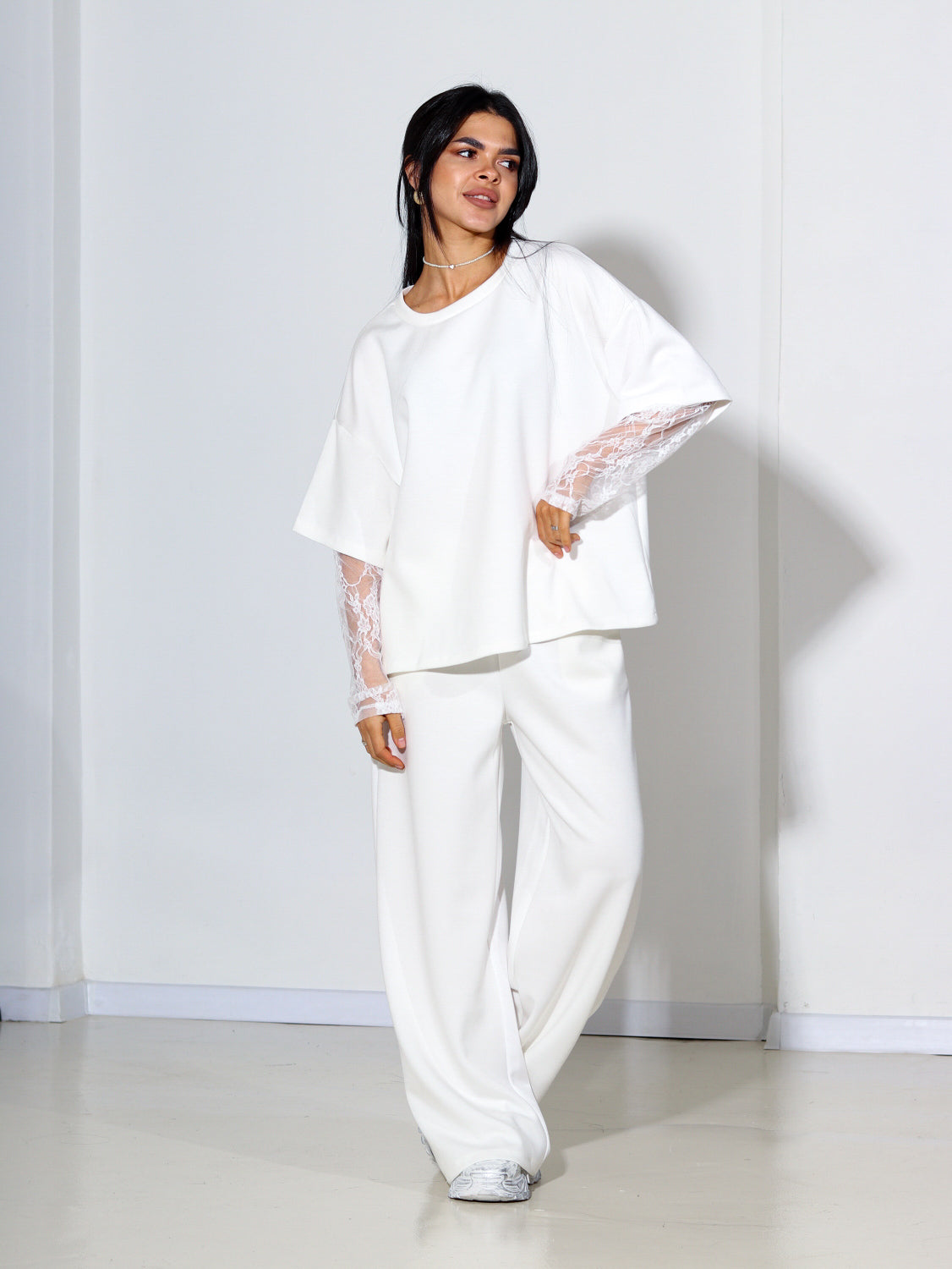 Balts komplekts ar mežģīņu piedurknēm - 14449