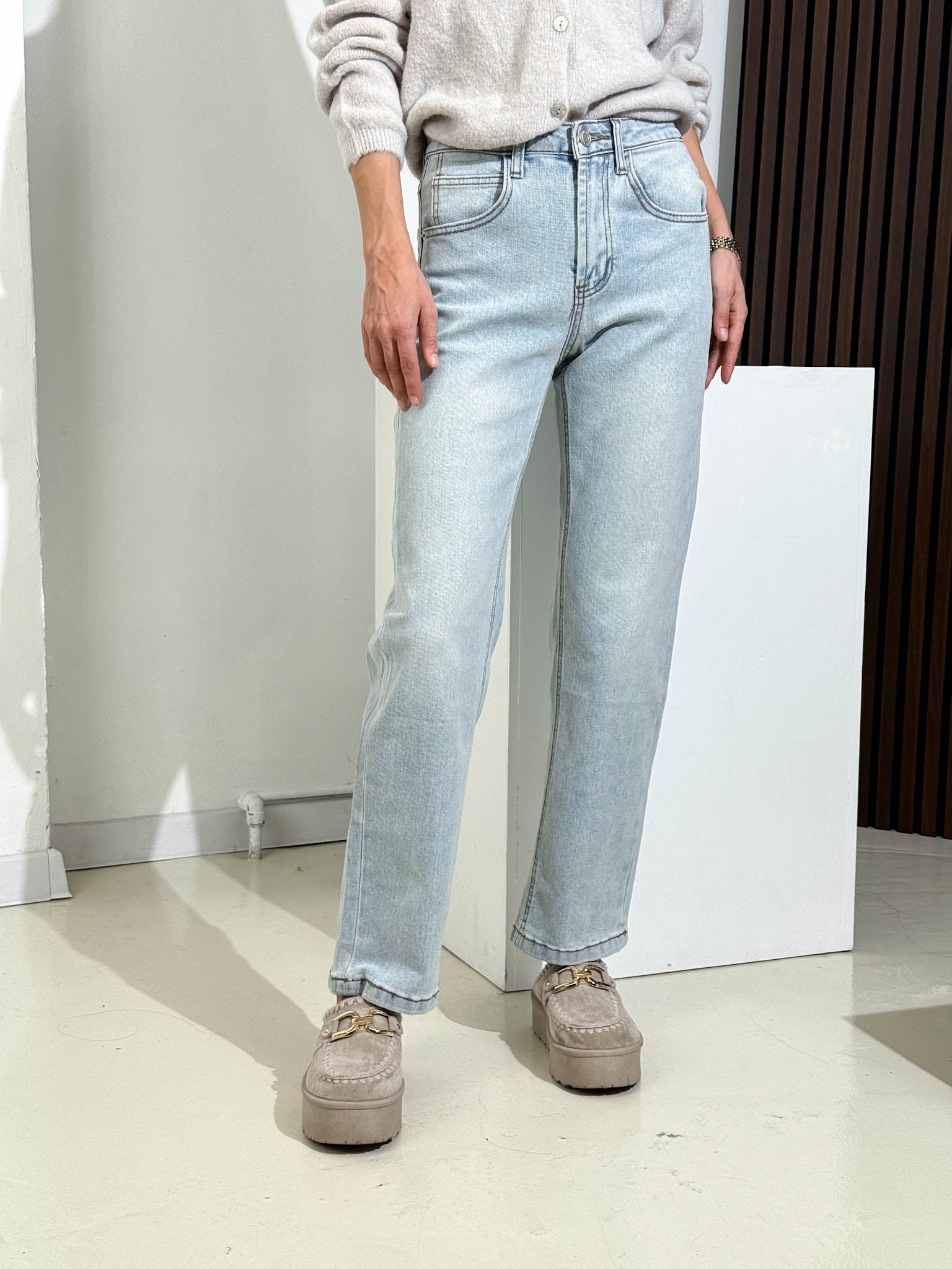 Gaiši zilas džinsa bikses taisna piegriezuma - 15894