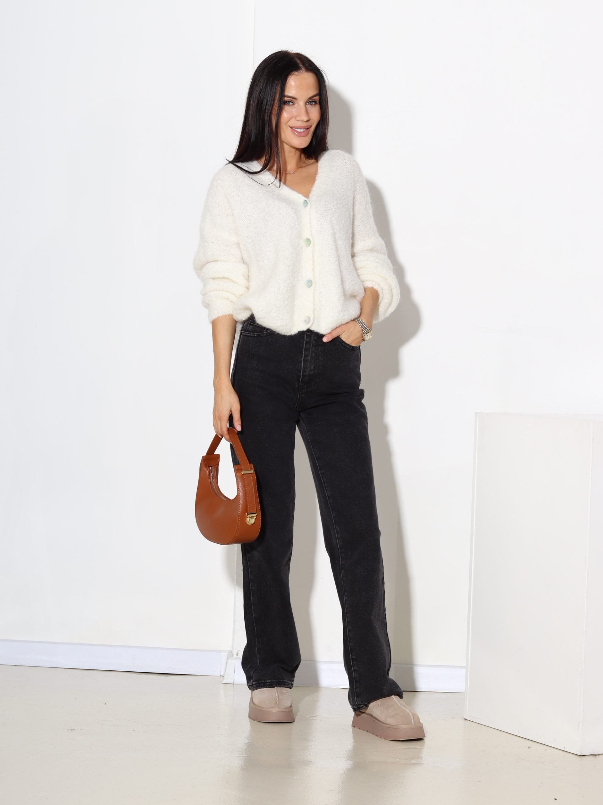 Balta mezgliņdzijas adījuma jaka, podziņu aizdare - 17513