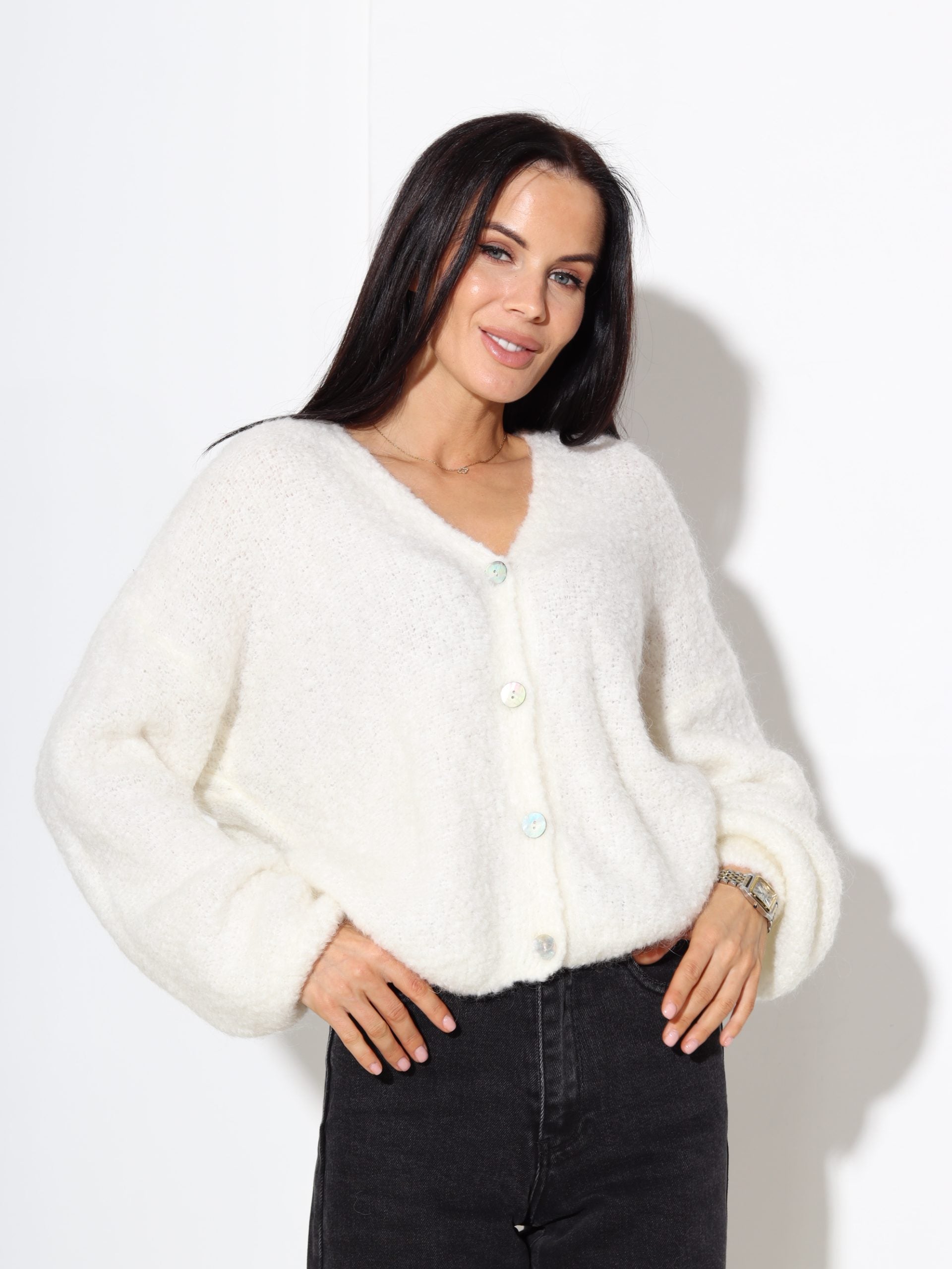 Balta mezgliņdzijas adījuma jaka, podziņu aizdare - 17513