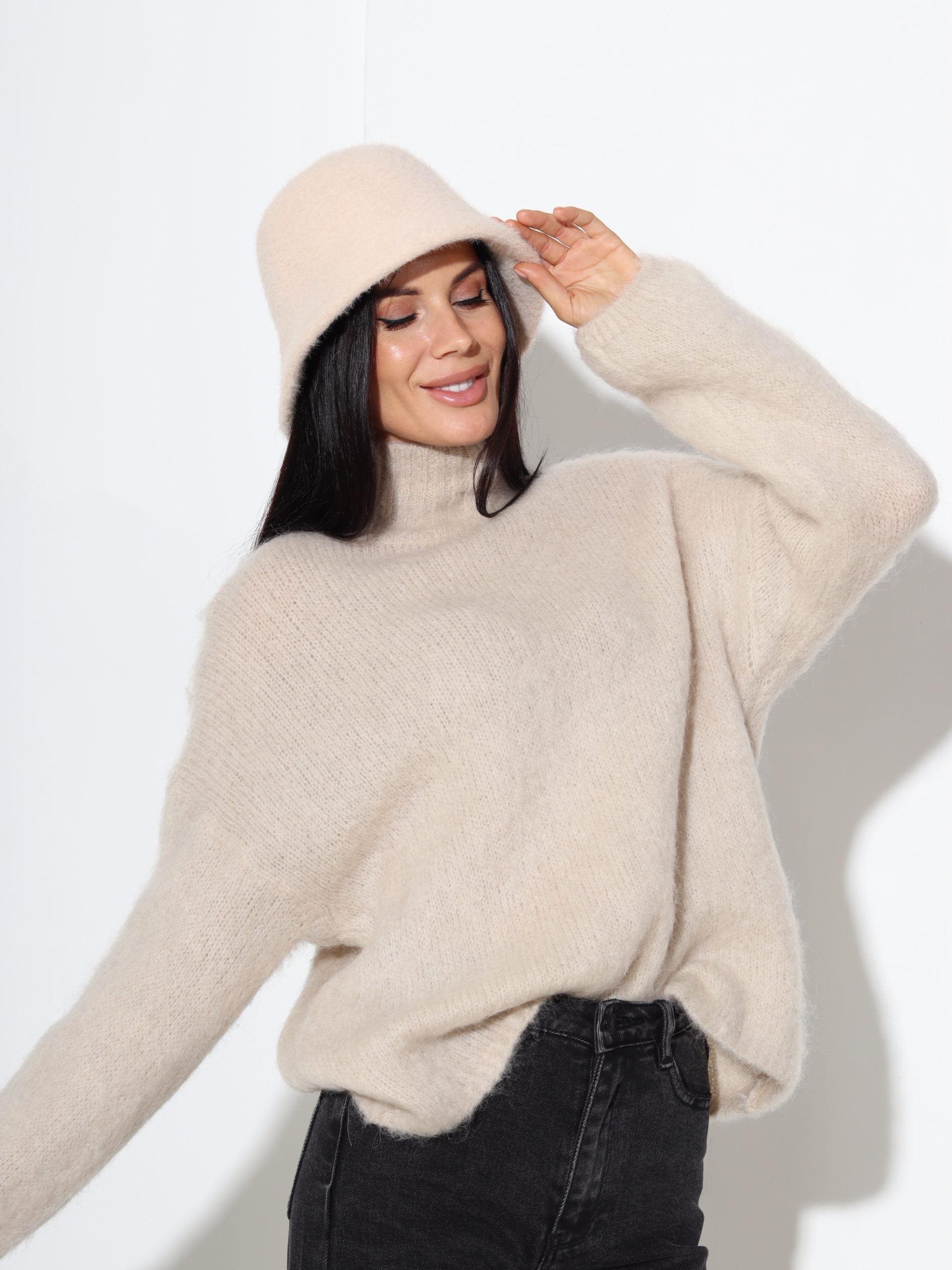 Bēšs džemperis ar 'Mini Up' kaklu, mohēra sastāvā - 17526