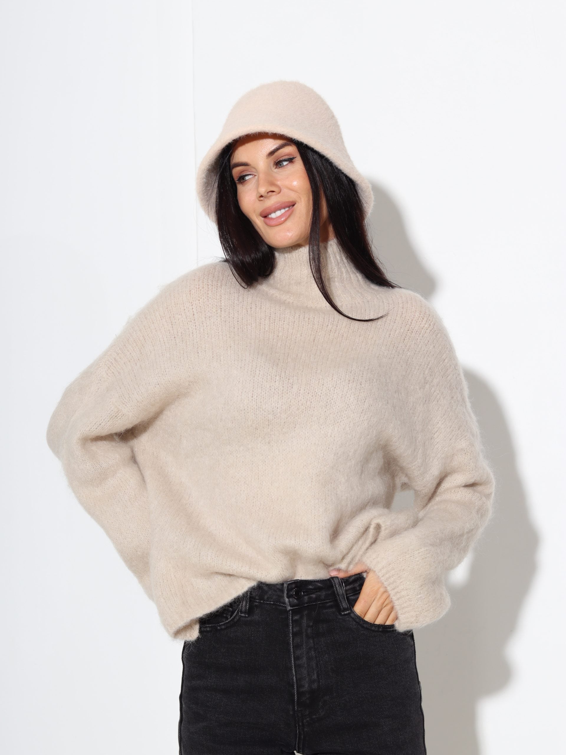 Bēšs džemperis ar 'Mini Up' kaklu, mohēra sastāvā - 17526