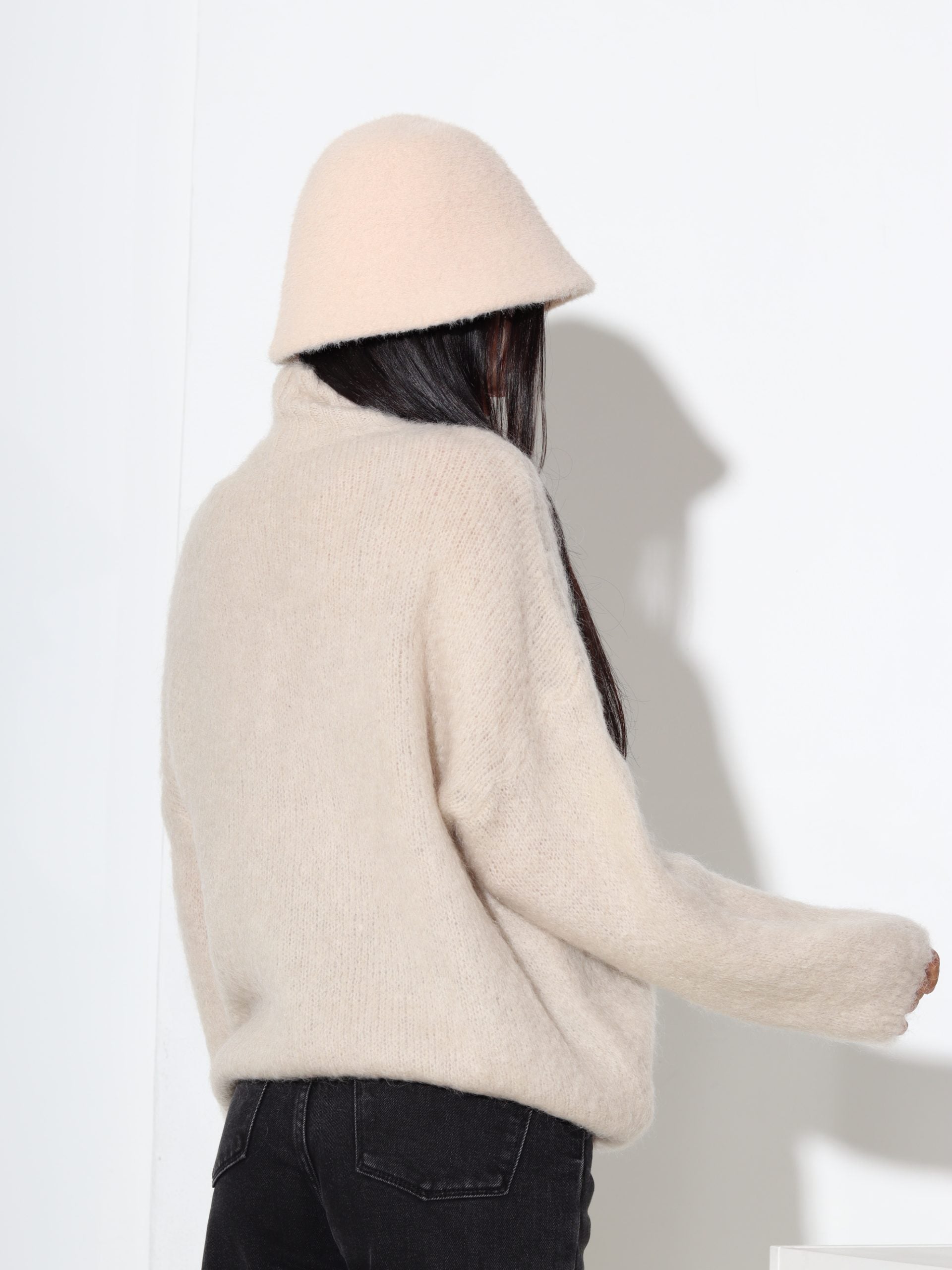 Bēšs džemperis ar 'Mini Up' kaklu, mohēra sastāvā - 17526