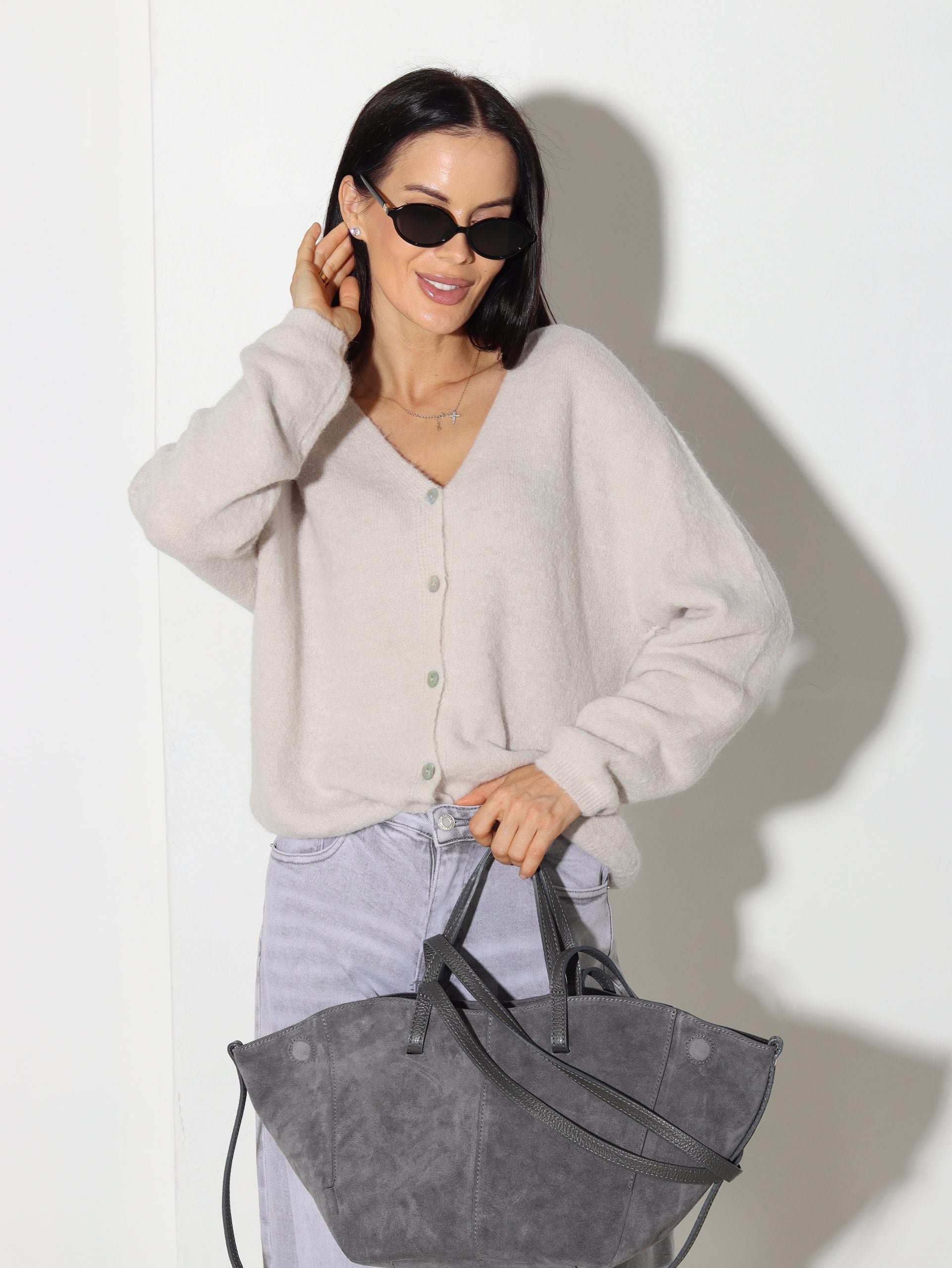 Bēša alpakas jaka ar ,,V'' veida kakliņu - 15367