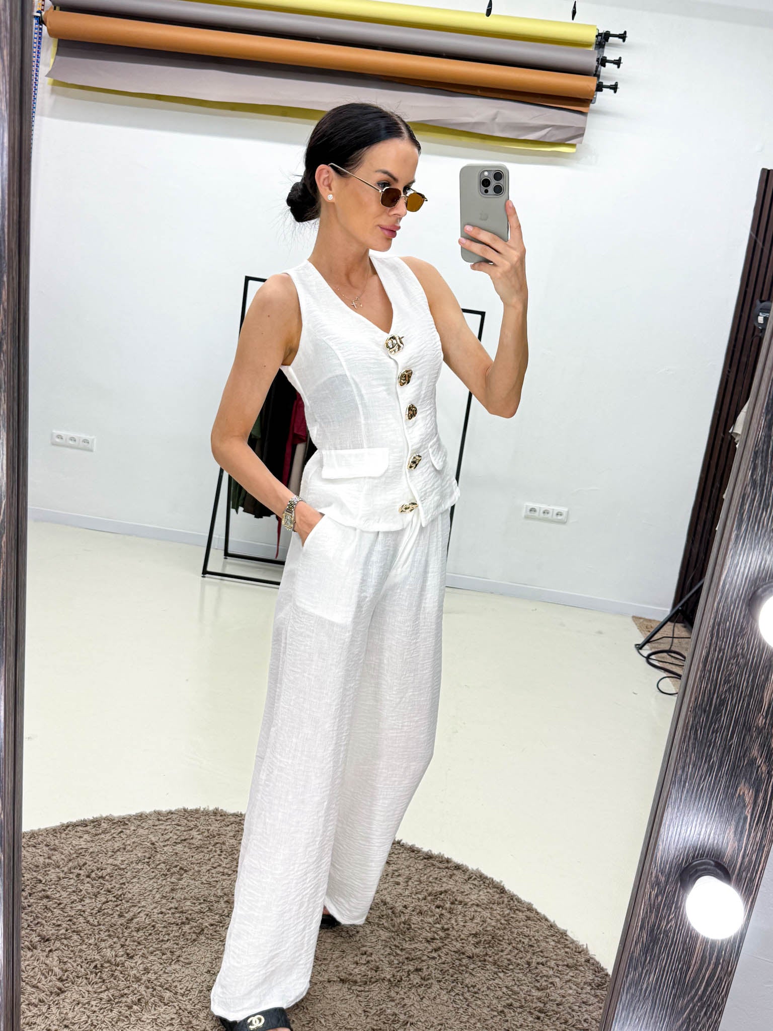 Balts divdaļīgs komplekts (veste + bikses) - 15903