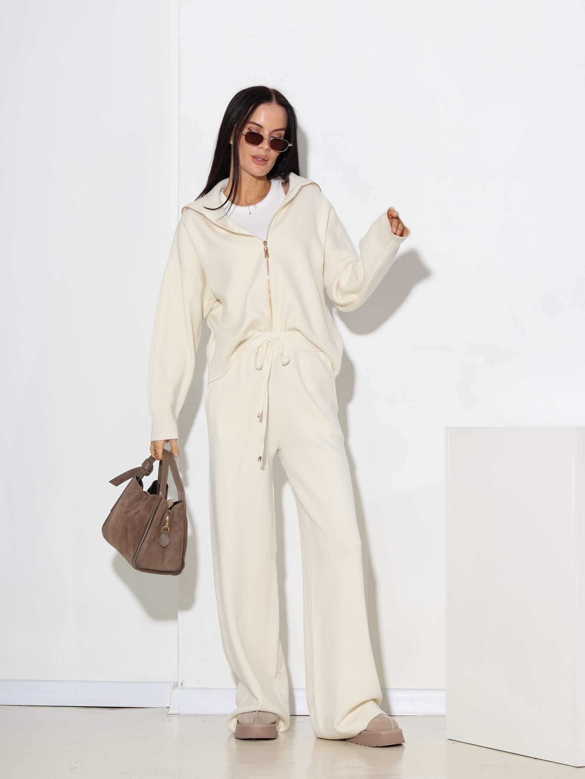 Balts "Lara" komplekts (jaka+bikses) - 16434