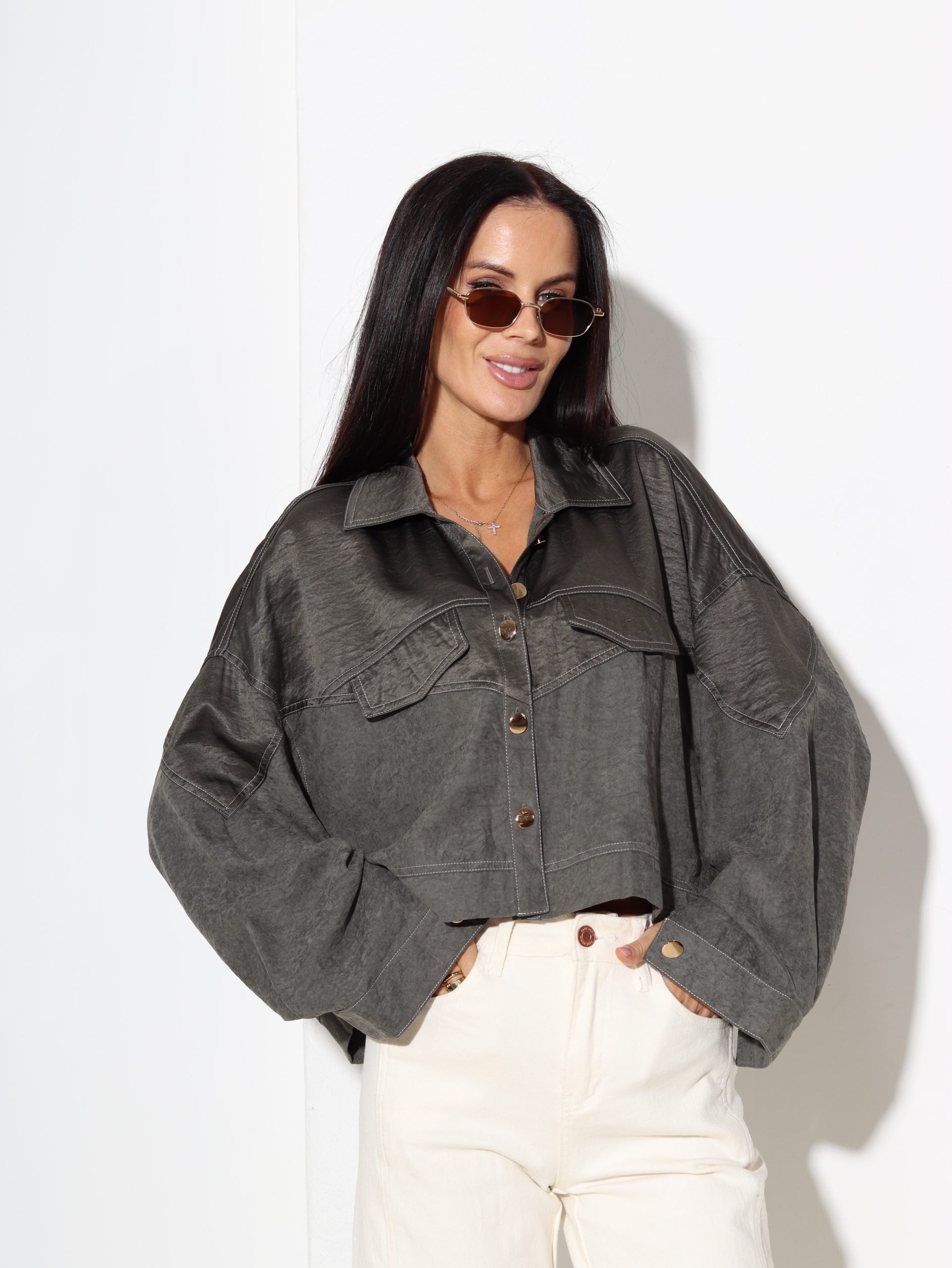 Hakī/ zaļš saīsināts krekls/blūze, balta diedziņa šuvums - 17063