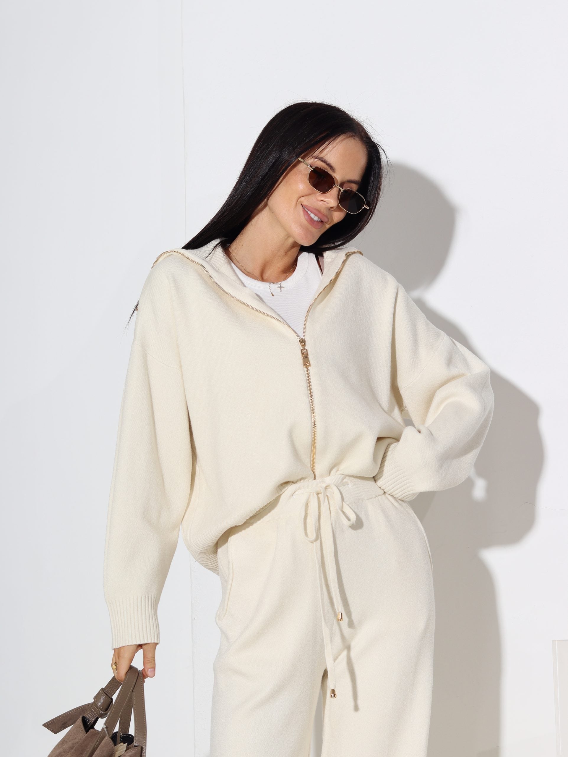 Balts "Lara" komplekts (jaka+bikses) - 16434