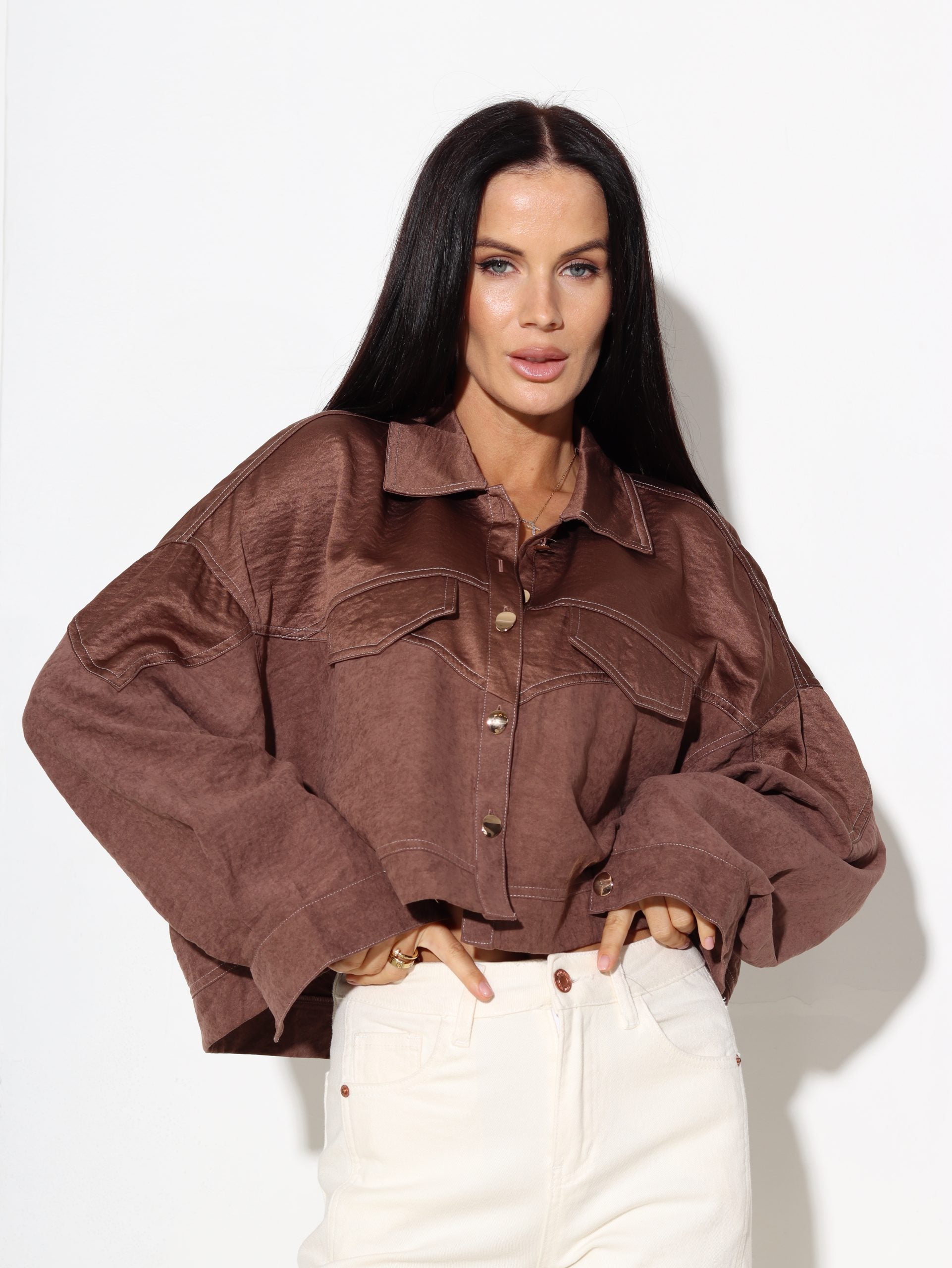 Brūna saīsināts krekls/blūze, balta diedziņa šuvums - 17066