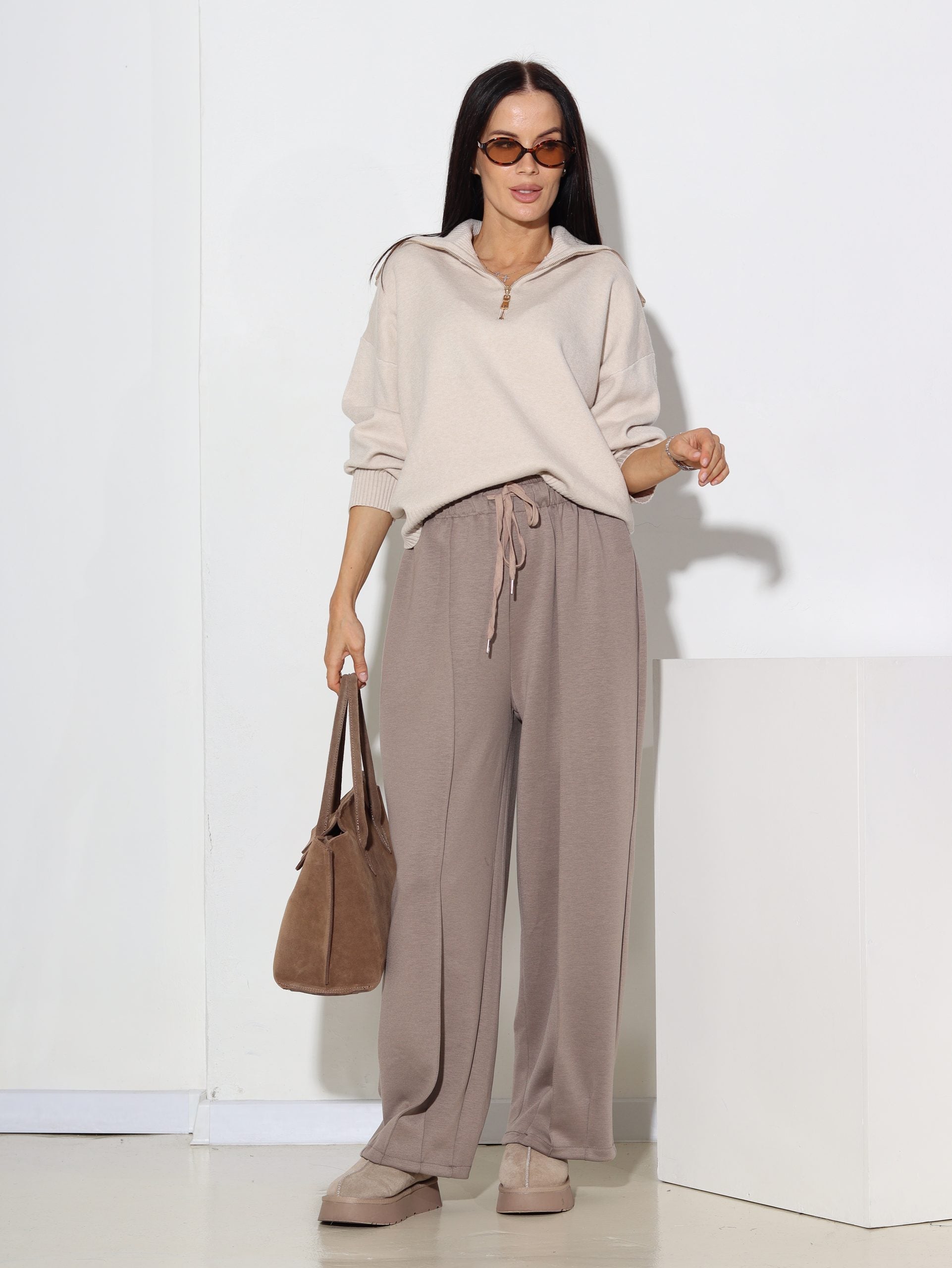 Taupes tonī bikses ar iešuvēm stara galos - 16425