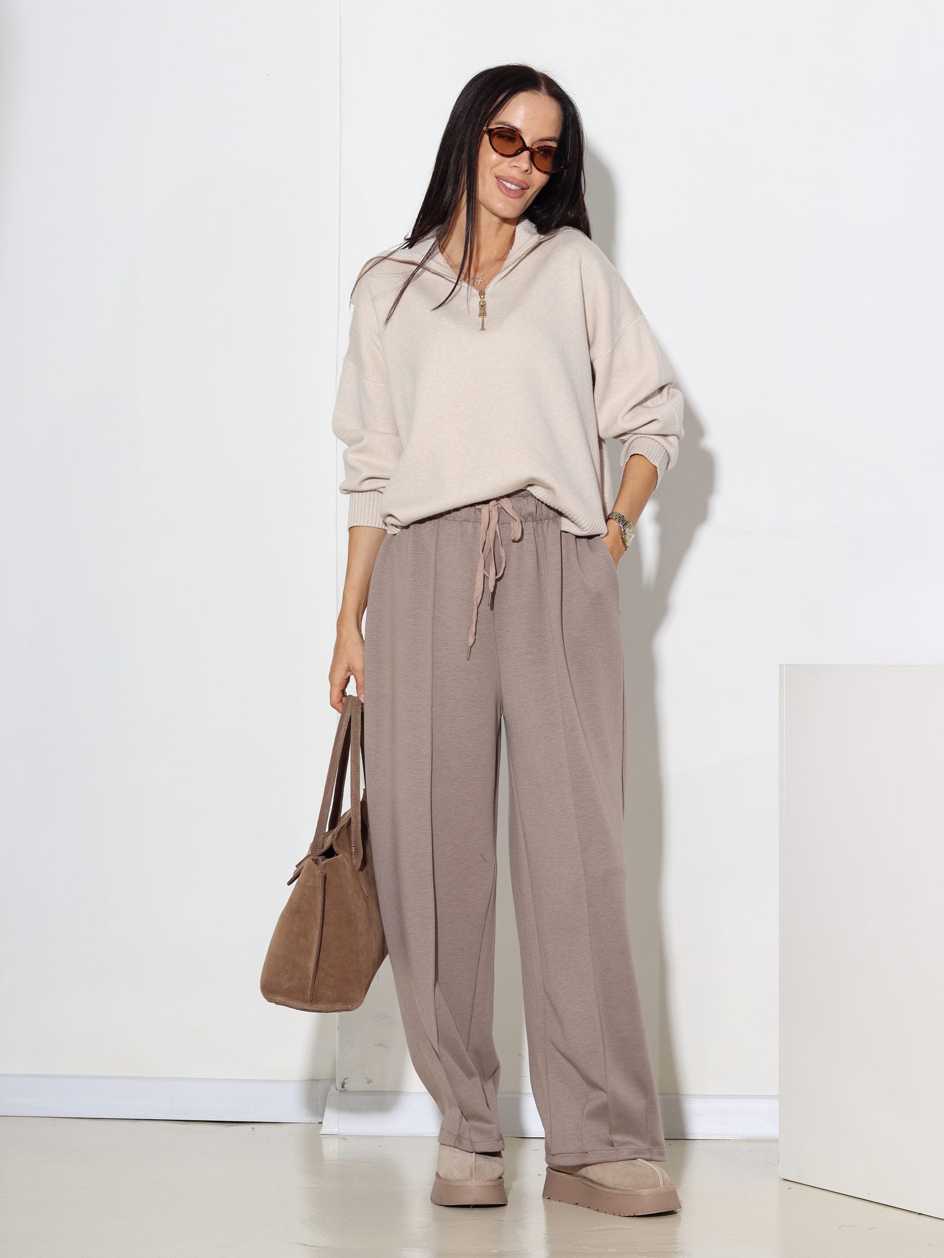 Taupes tonī bikses ar iešuvēm stara galos - 16425