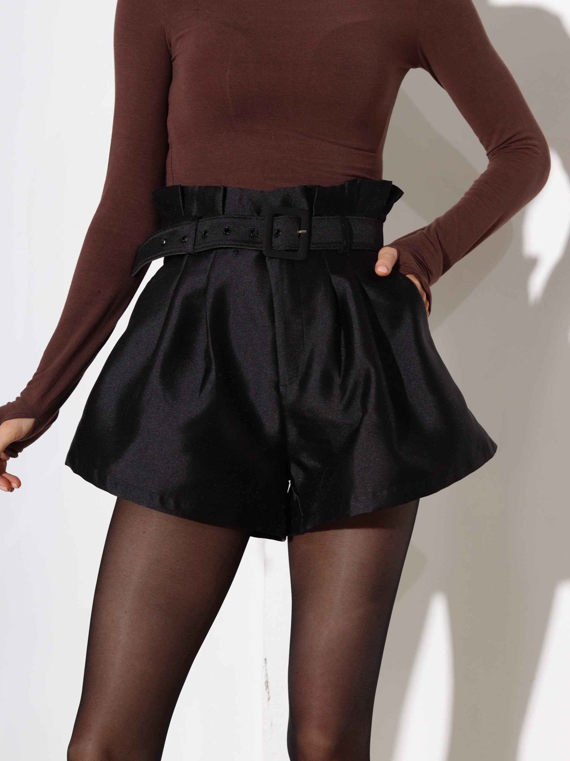 Melni auduma šorti ar jostu - 17481