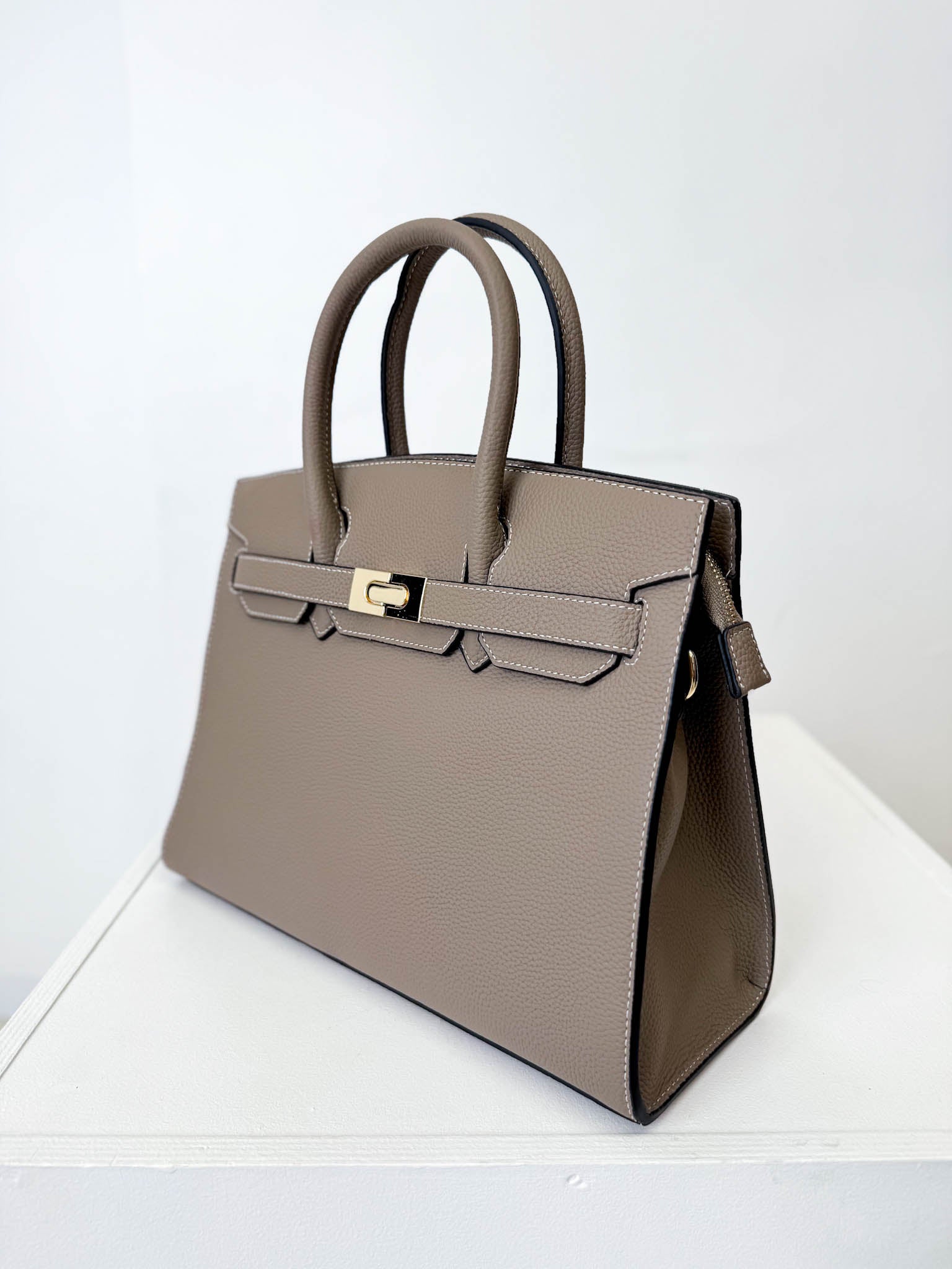 Taupes krāsas taisnstūra formas d/a soma uz divām lencēm - 15948