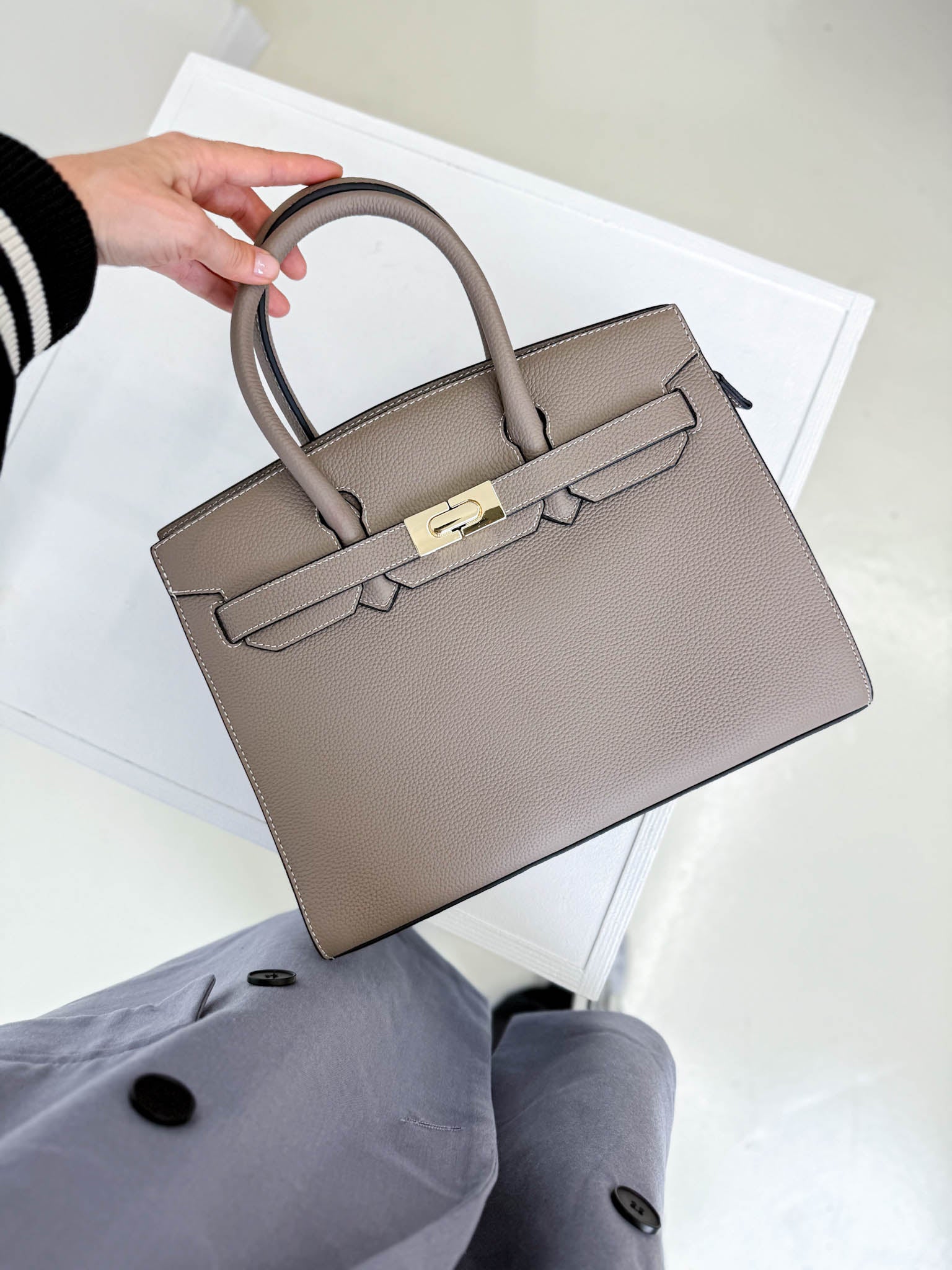 Taupes krāsas taisnstūra formas d/a soma uz divām lencēm - 15948