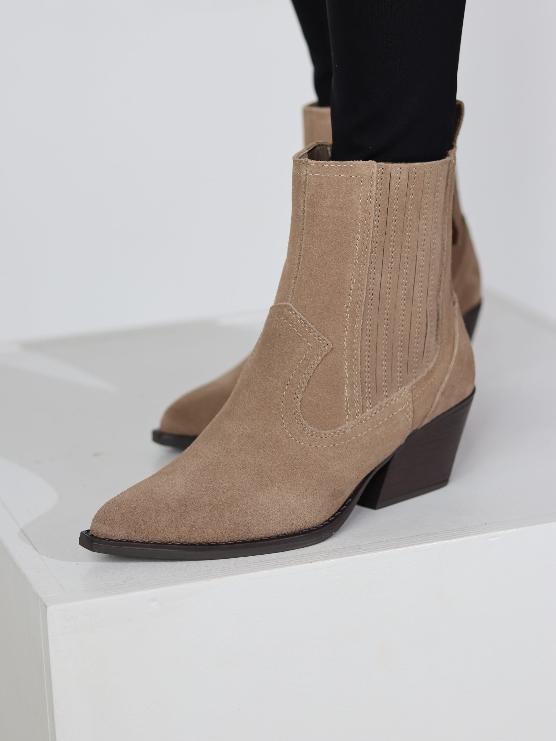 Bēši d/zā, kovboju tipa, zābaki ar rāvējslēdzēju - 17107