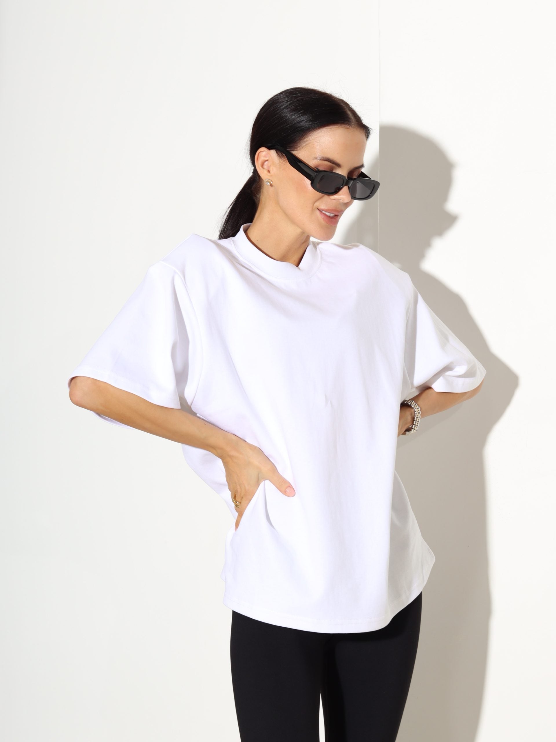 Balts tops ar polsterētu plecu daļu - 17490