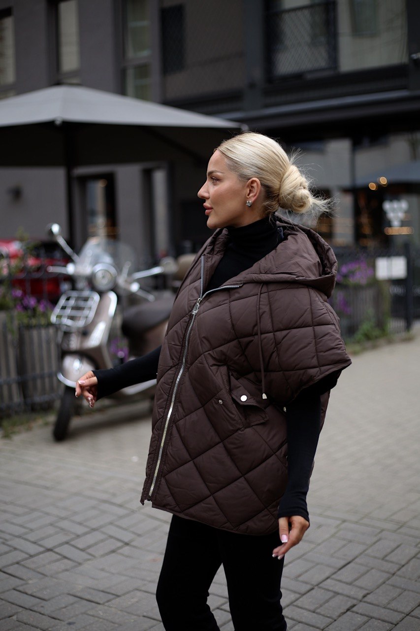 Brūna stepēta veste, atverami sāni - 20920