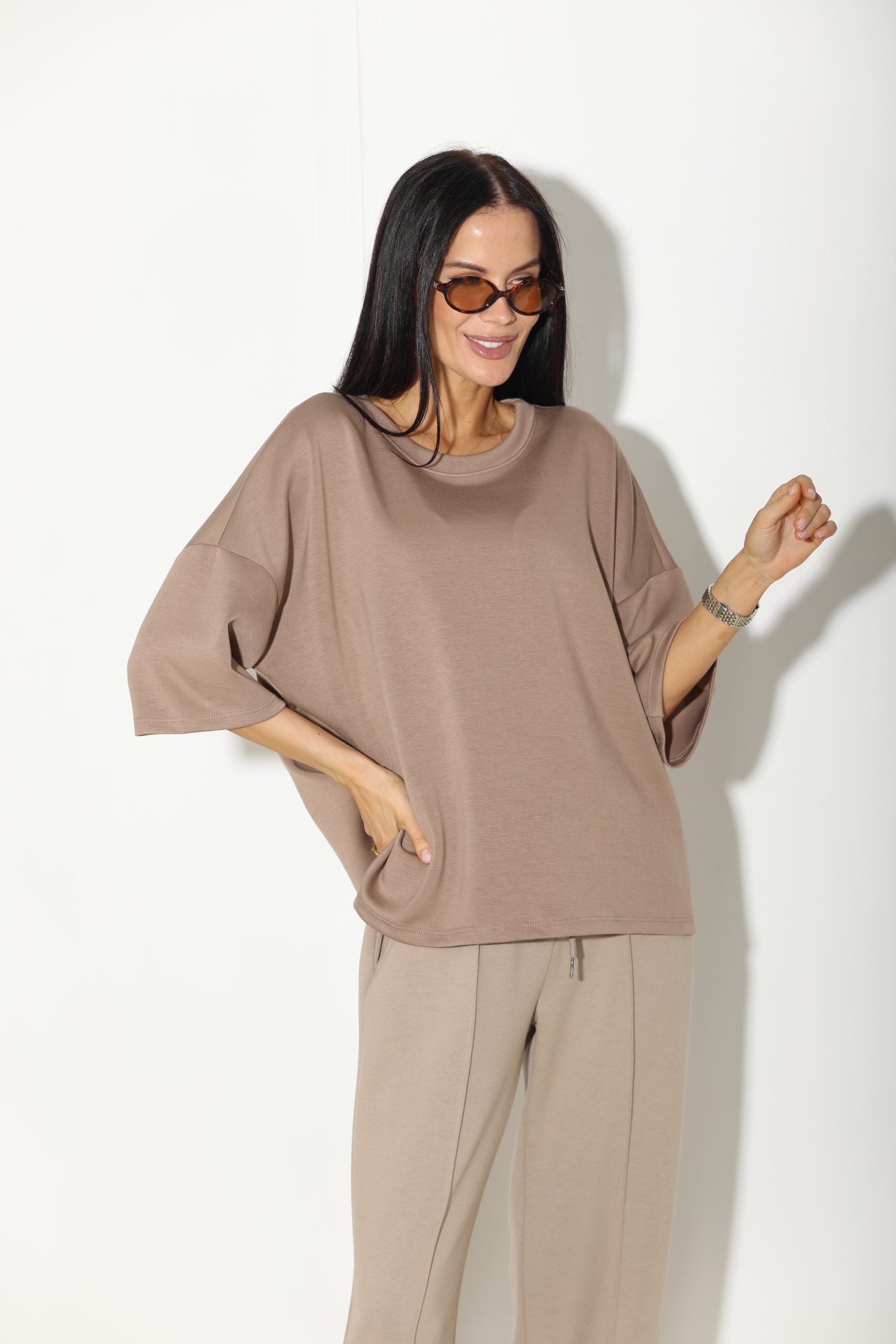 Bēšas krāsas oversize tops ar noapaļotu kakliņu - 16115