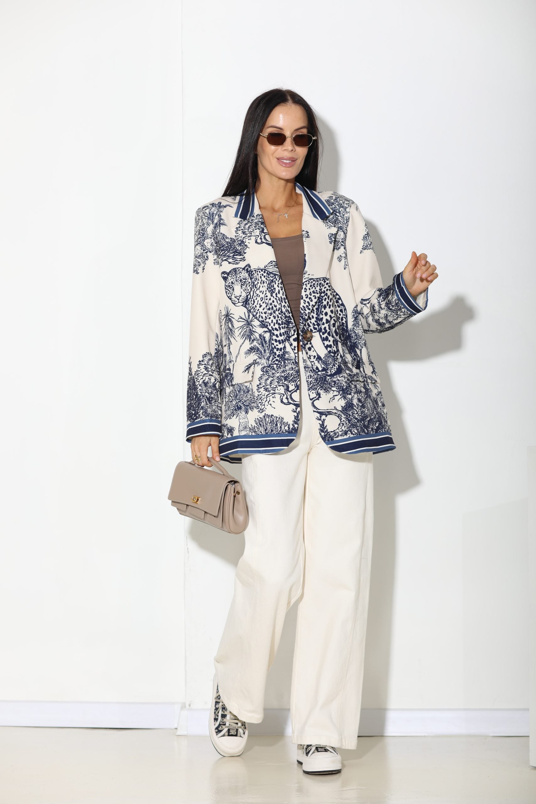 Bēša žakete ar zilu dzīvnieka printu - 16112