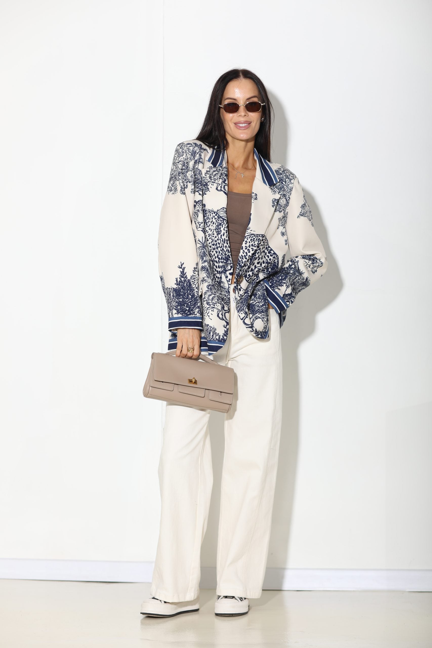 Bēša žakete ar zilu dzīvnieka printu - 16112