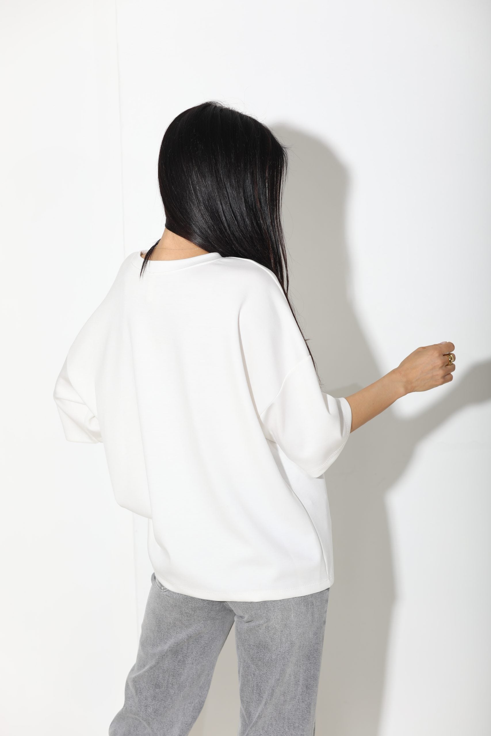 Baltas krāsas oversize tops ar noapaļotu kakliņu - 16114