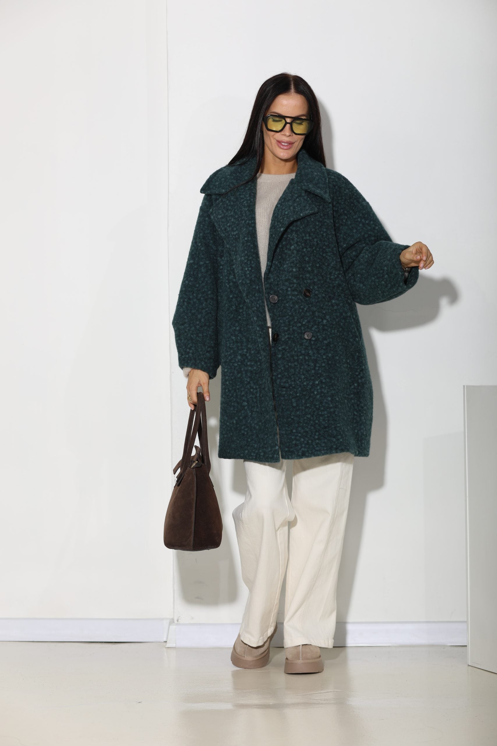 Zaļš mētelis ar iešuvēm delnu daļā - 16145