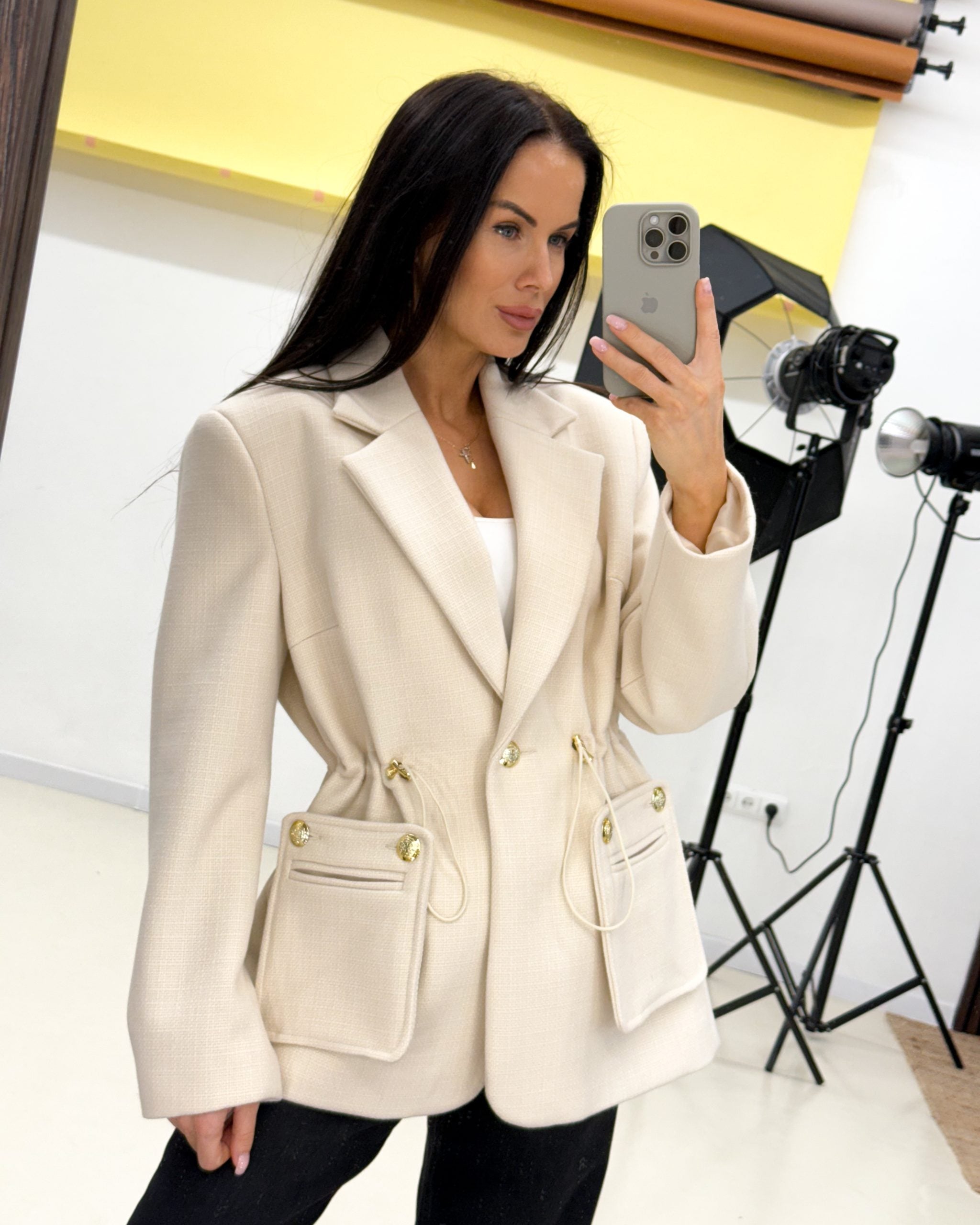 Bēša žakete ar savilkumu - 11.