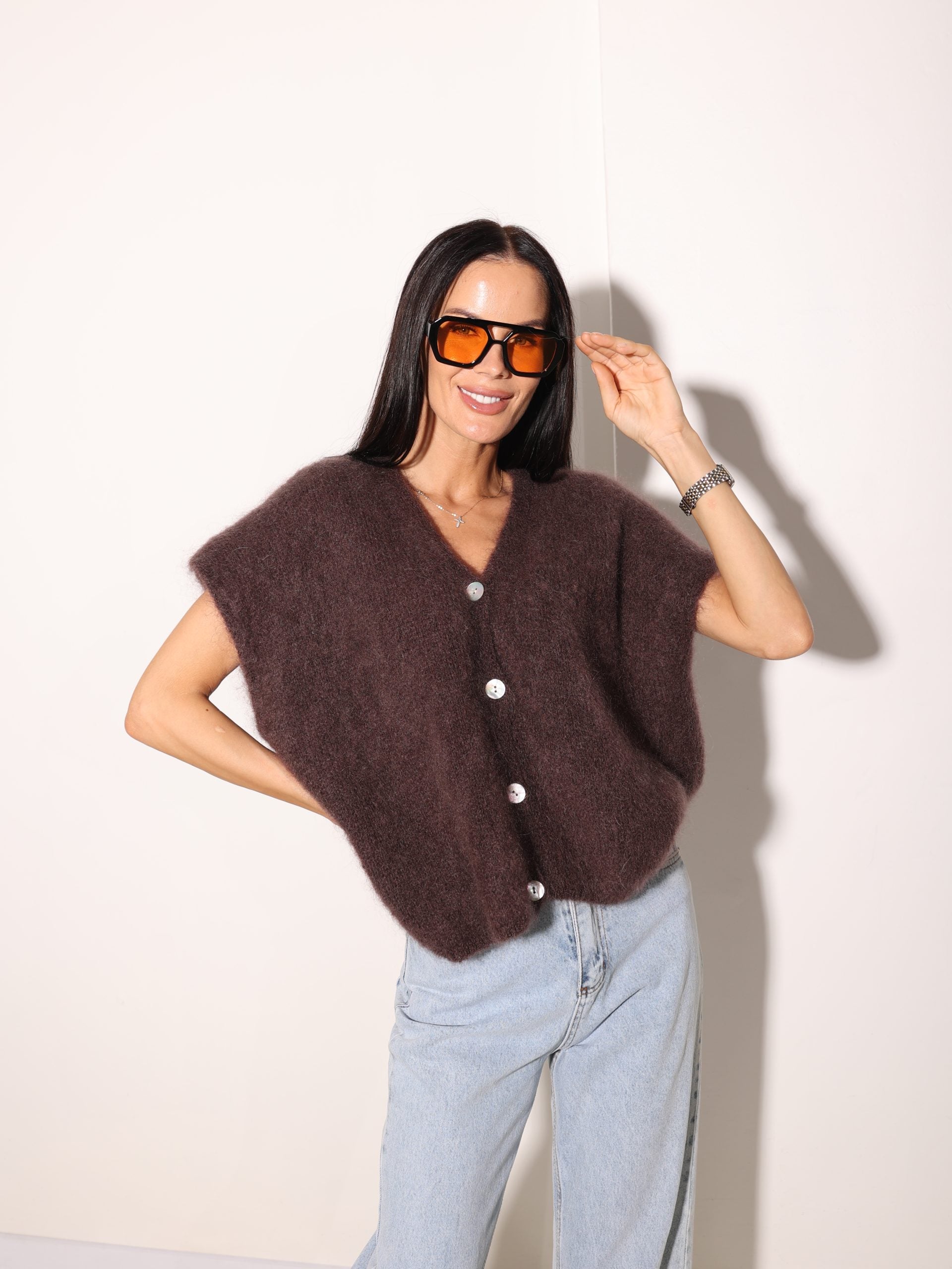 Tumši brūna, brīva piegriezuma, pogājama Mohēras veste - 15983