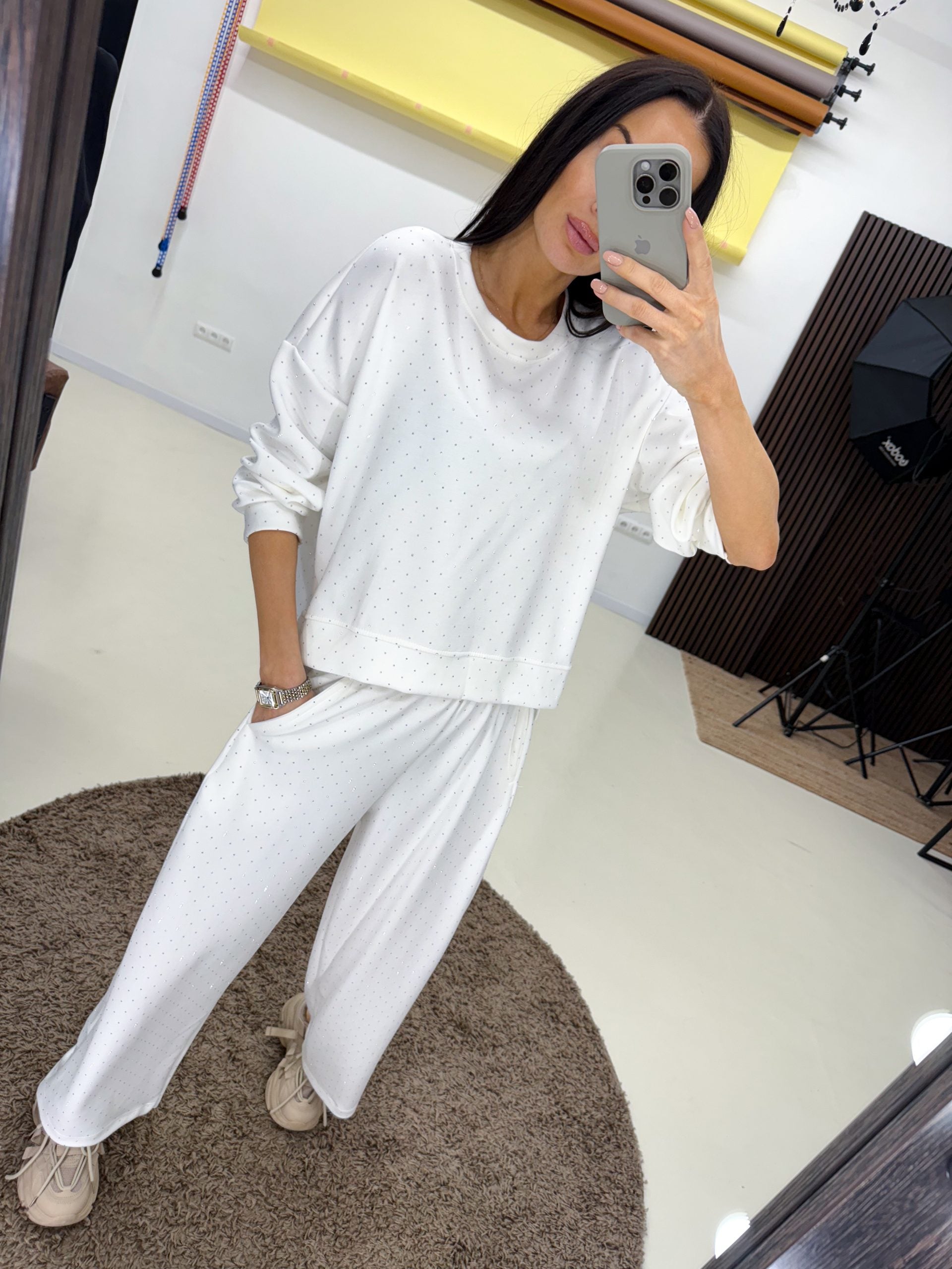 Baltas brīva piegriezuma bikses ar mirdzumu - 14167