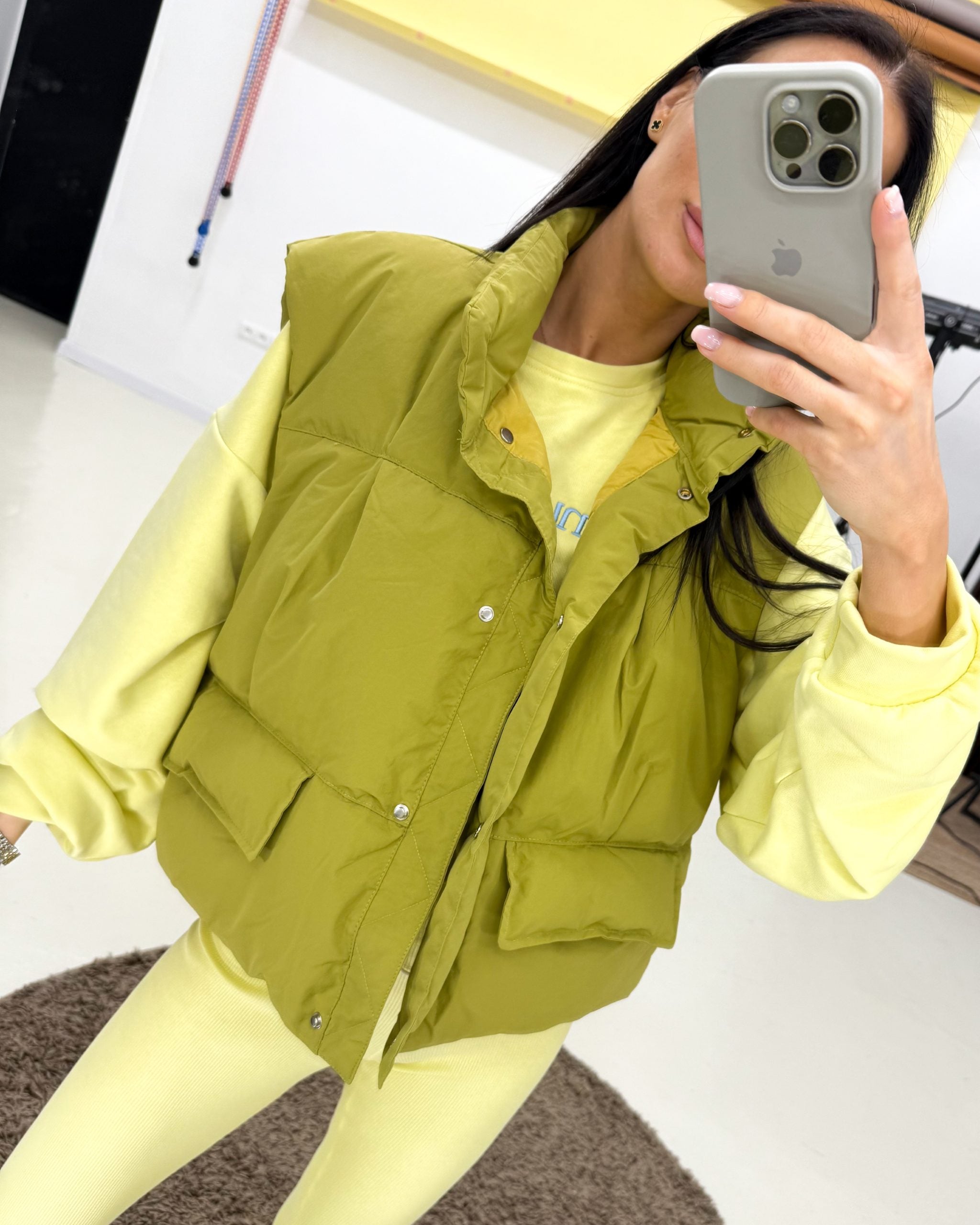 Zaļa īsa veste - 18.