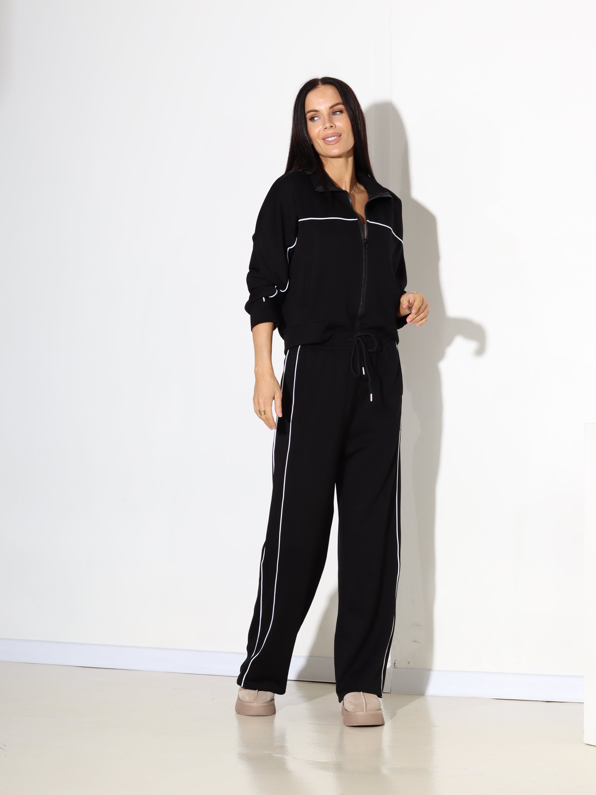 Melns komplekt ( jaka+püksid) - 17946