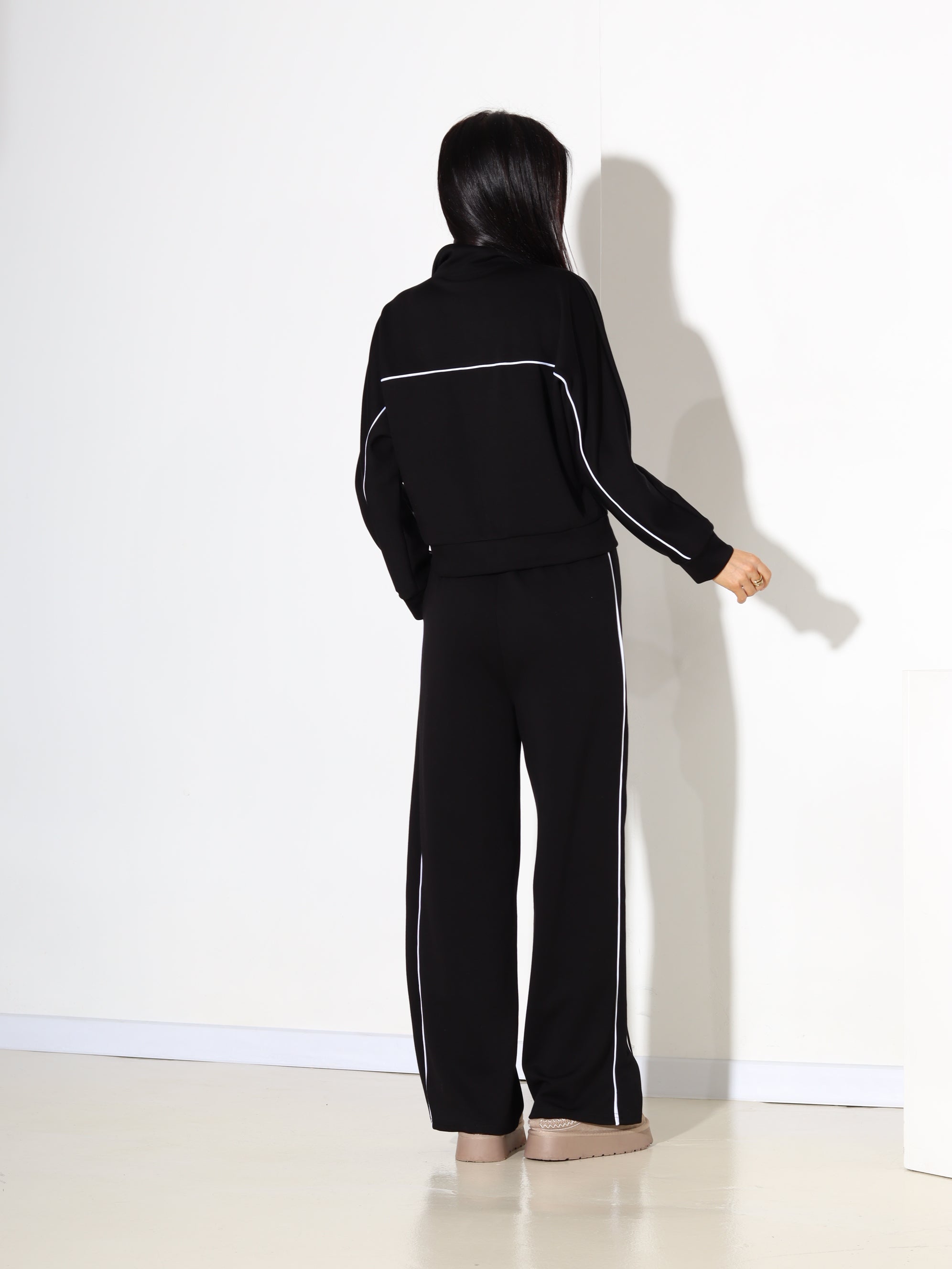 Melns komplekt ( jaka+püksid) - 17946