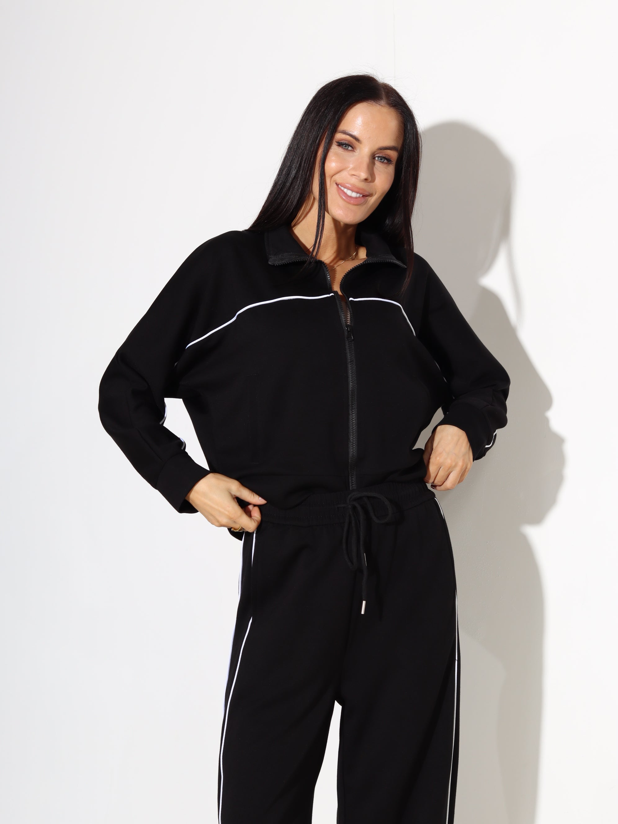 Melns komplekt ( jaka+püksid) - 17946