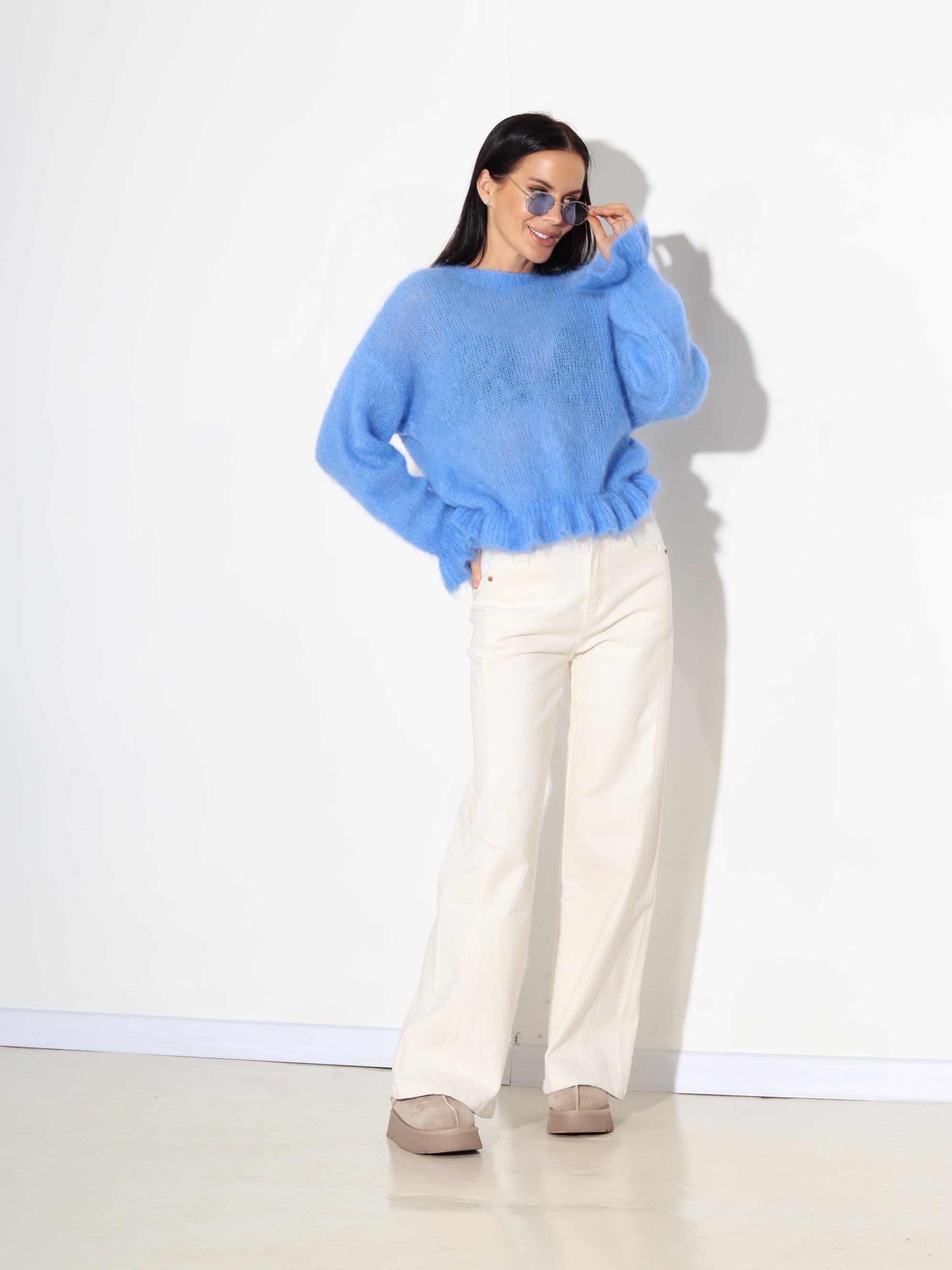 Zils mohēras džemperis ar volānu akcentiem – 17910