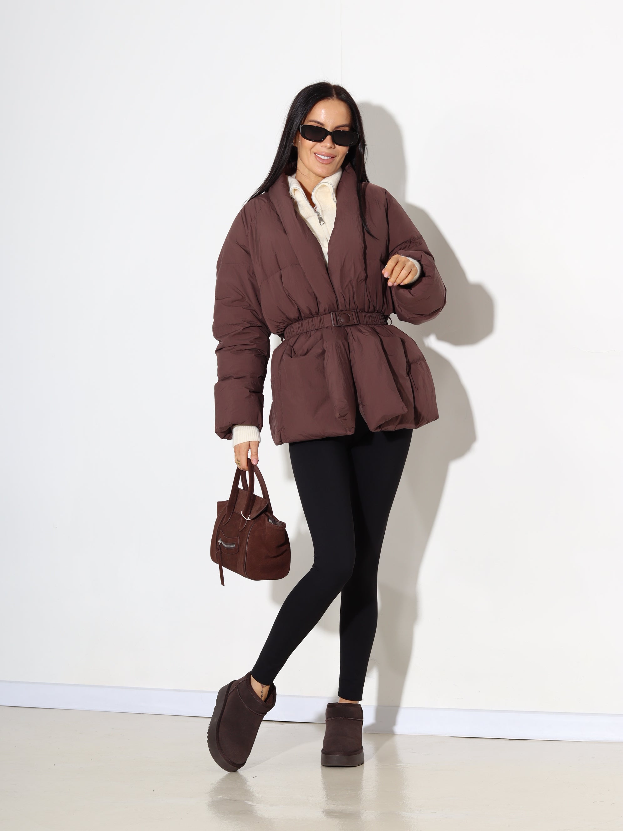 Brūna, īsa dūnu virsjaka ar jostas aizdari - 17868