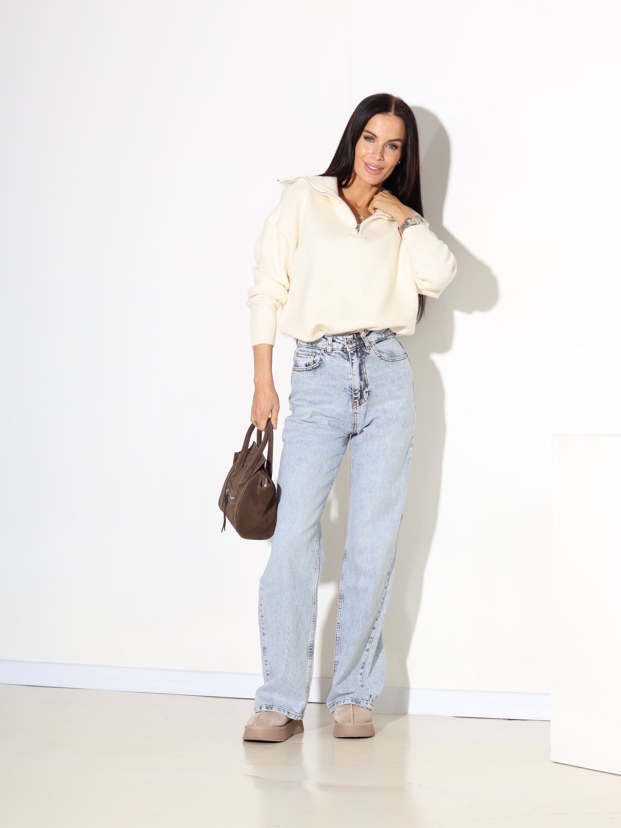 Balts, adīts džemperis ar rāvējslēdzēju apkakles daļā - 17948