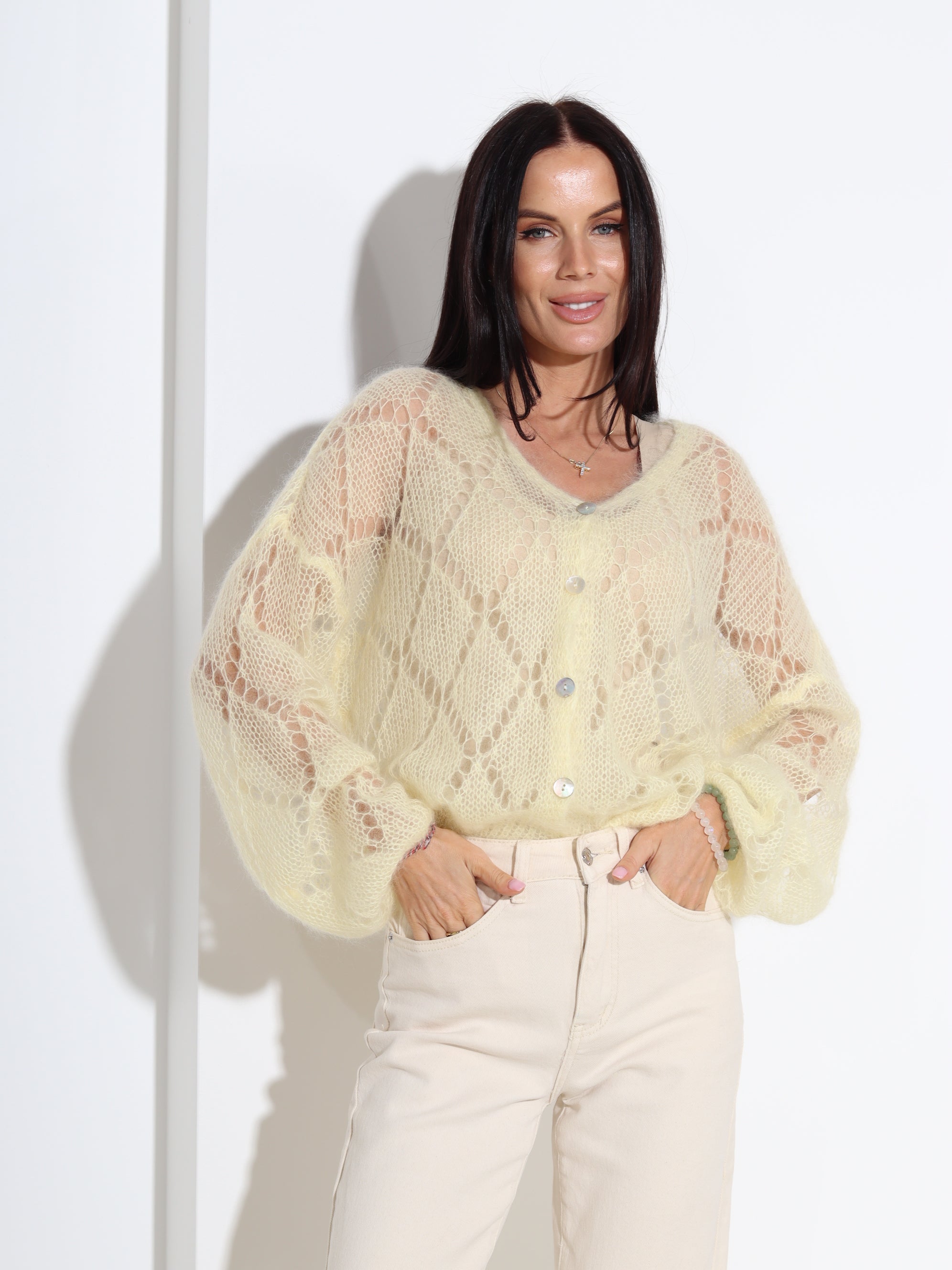 Dzeltena perforēta lisajaka – 18323