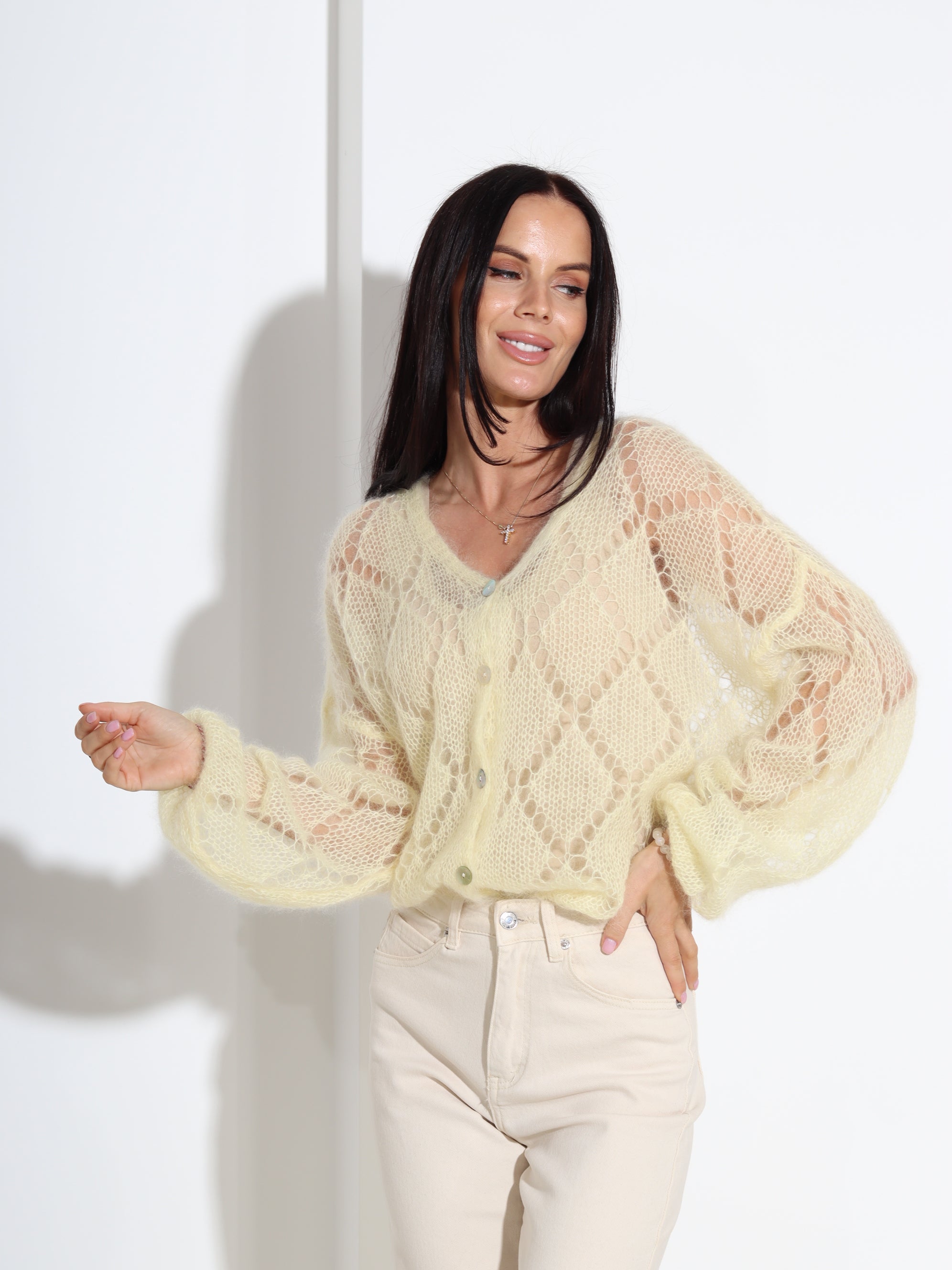 Dzeltena perforēta lisajaka – 18323