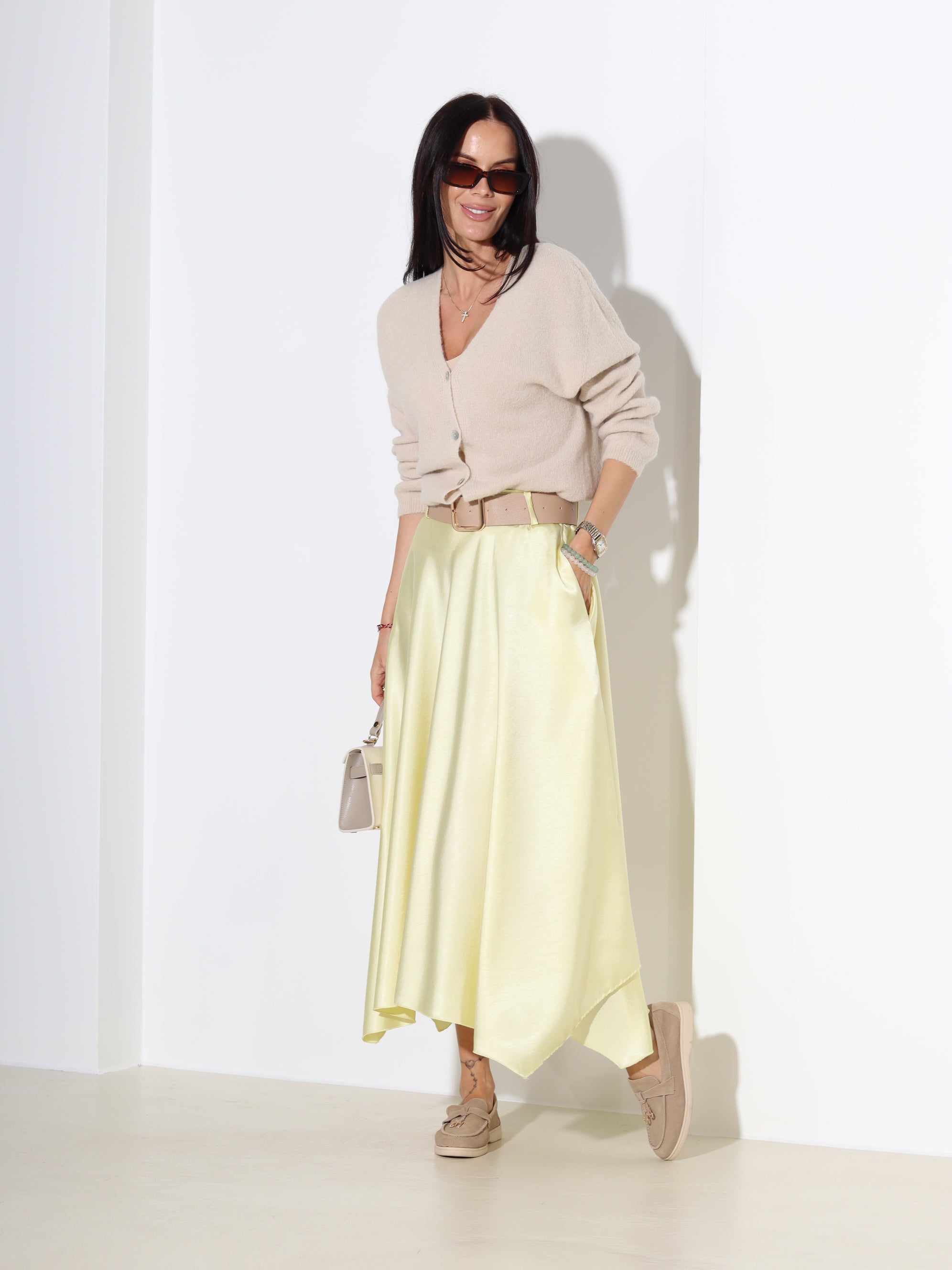 Gaiši brūna alpakas jaka ar "V" veida dekoltē - 18331