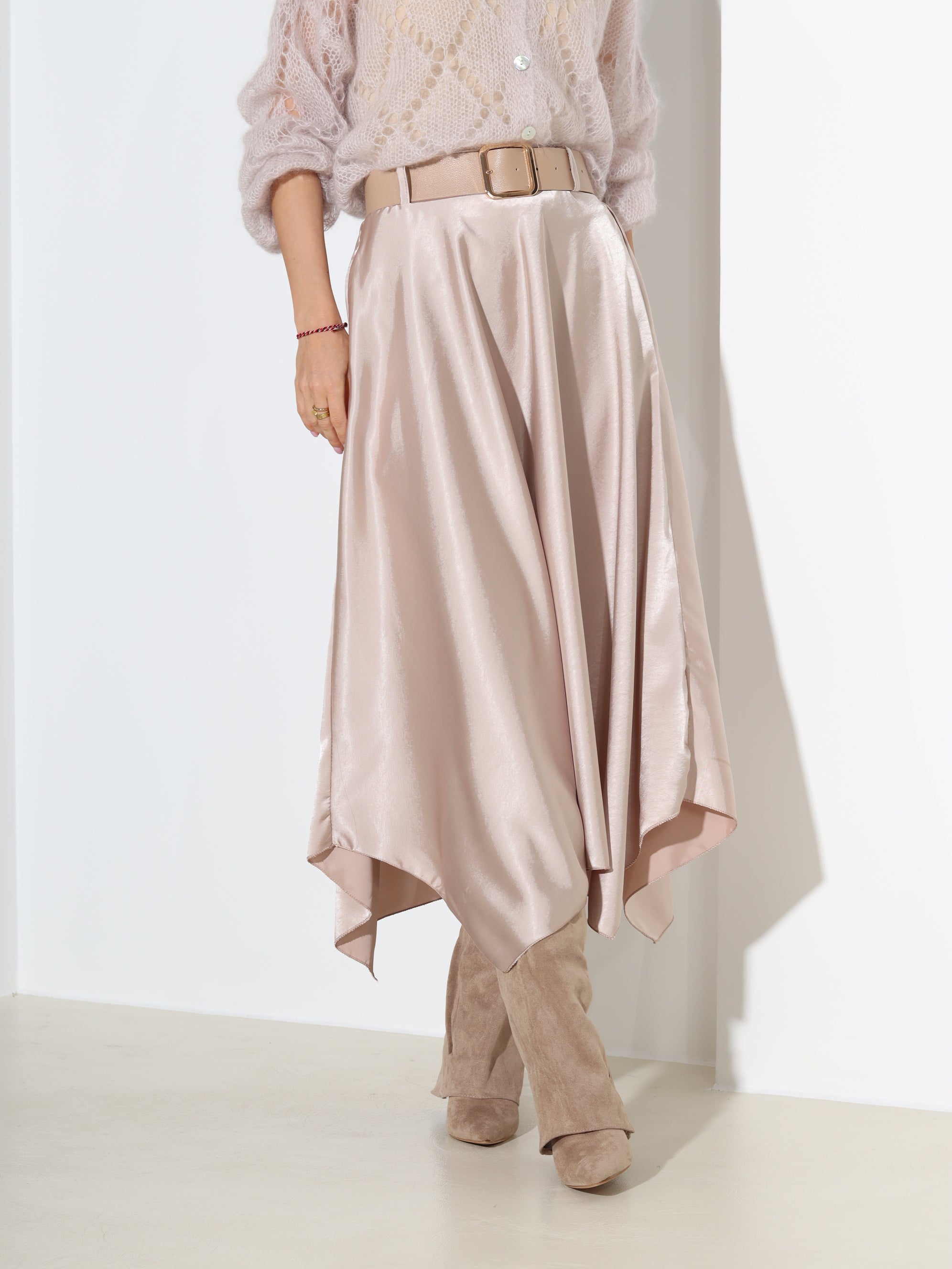 Gaiši brūni, midi, atlasa auduma svārki ar jostu – 18303