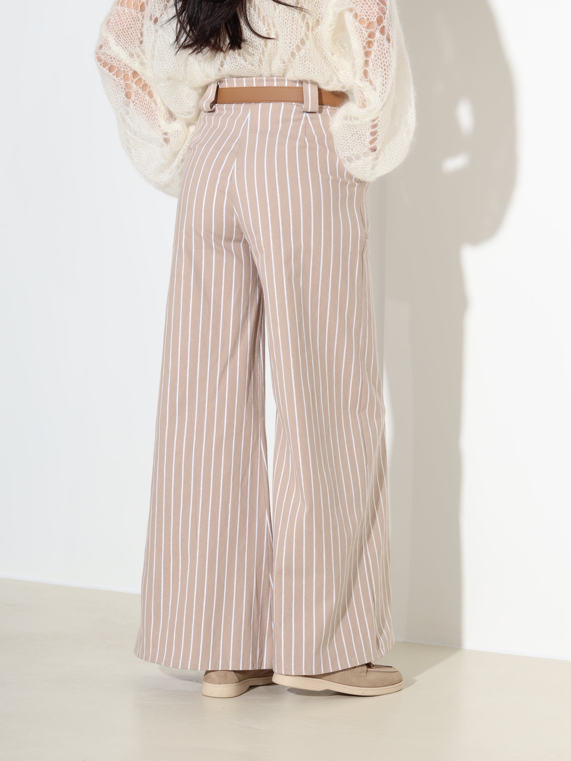 Brūns, elastne auduma püksid ar baltām svītrām - 18306