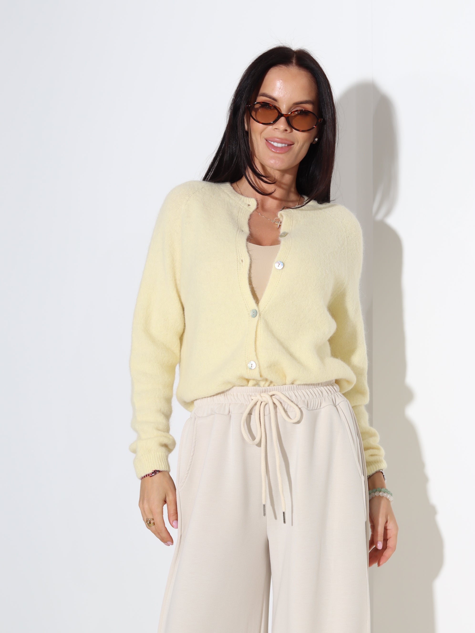 Dzeltena alpakas jaka ar ovālu dekoltē - 18335. a