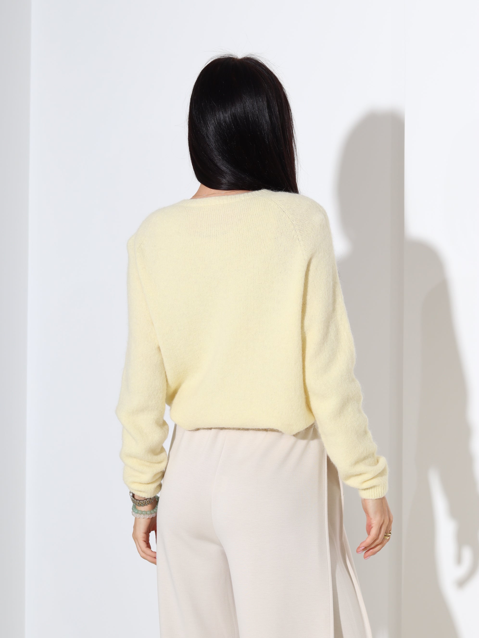 Dzeltena alpakas jaka ar ovālu dekoltē - 18335. a