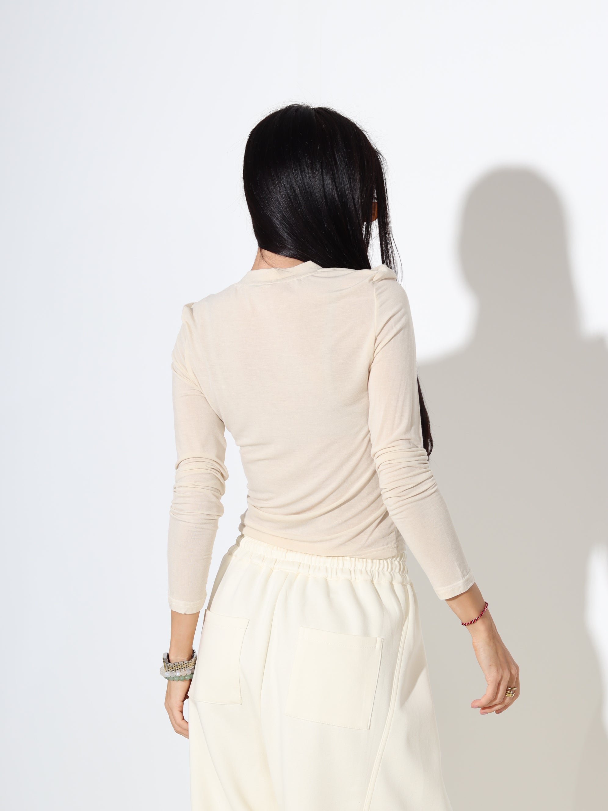 Bēšs "Basic" tops ar garu piedurkni un podziņām priekšpusē - 18131