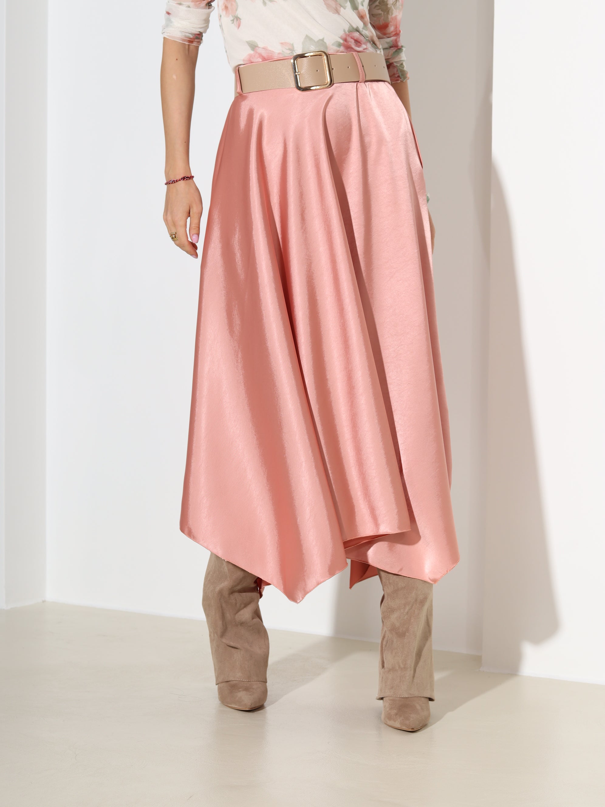 Oranži, midi, atlasa auduma svārki ar jostu - 18301