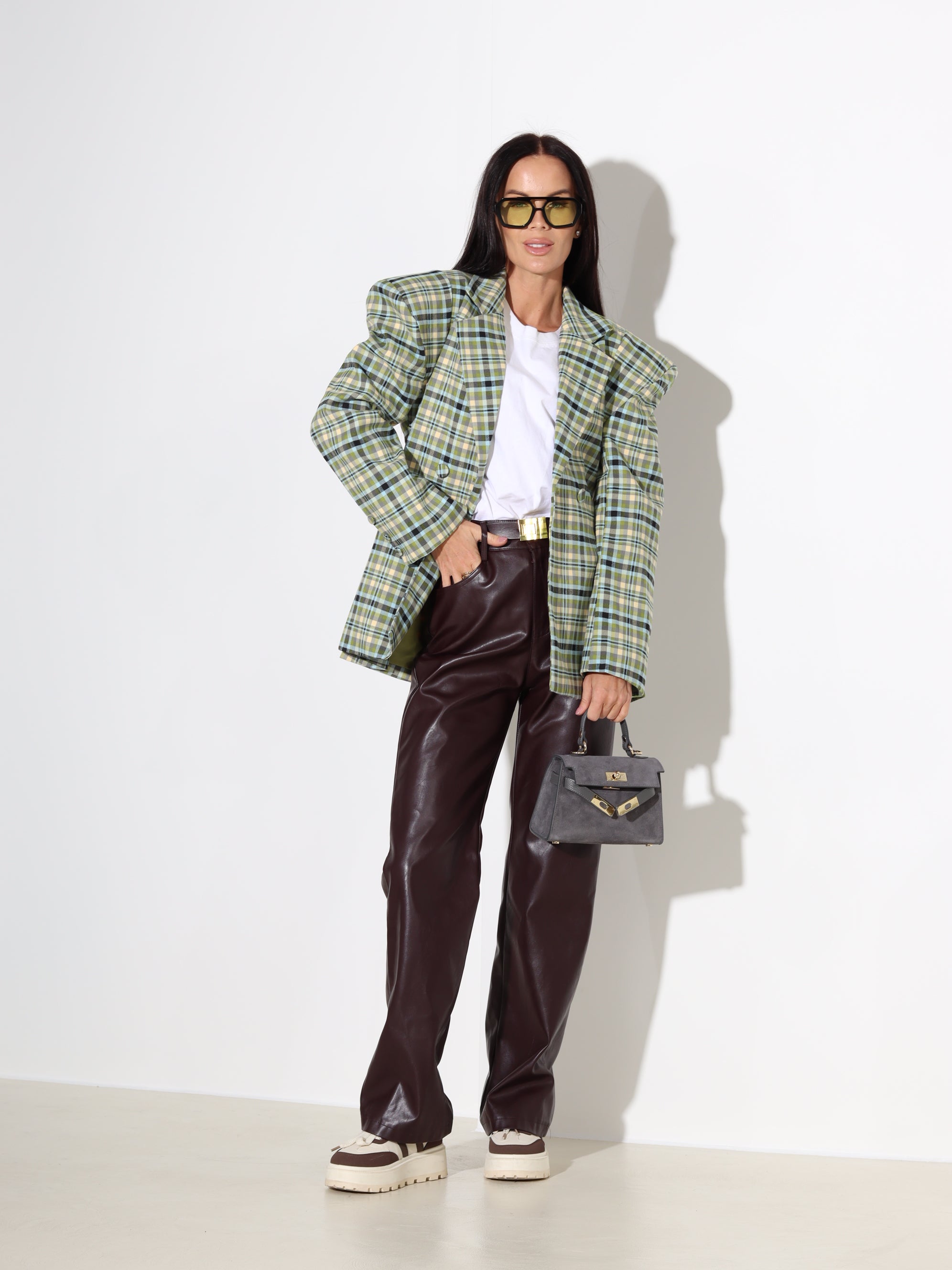 Zaļa rūtaina žakete uz auguma ar plecu polsteriem - 18127