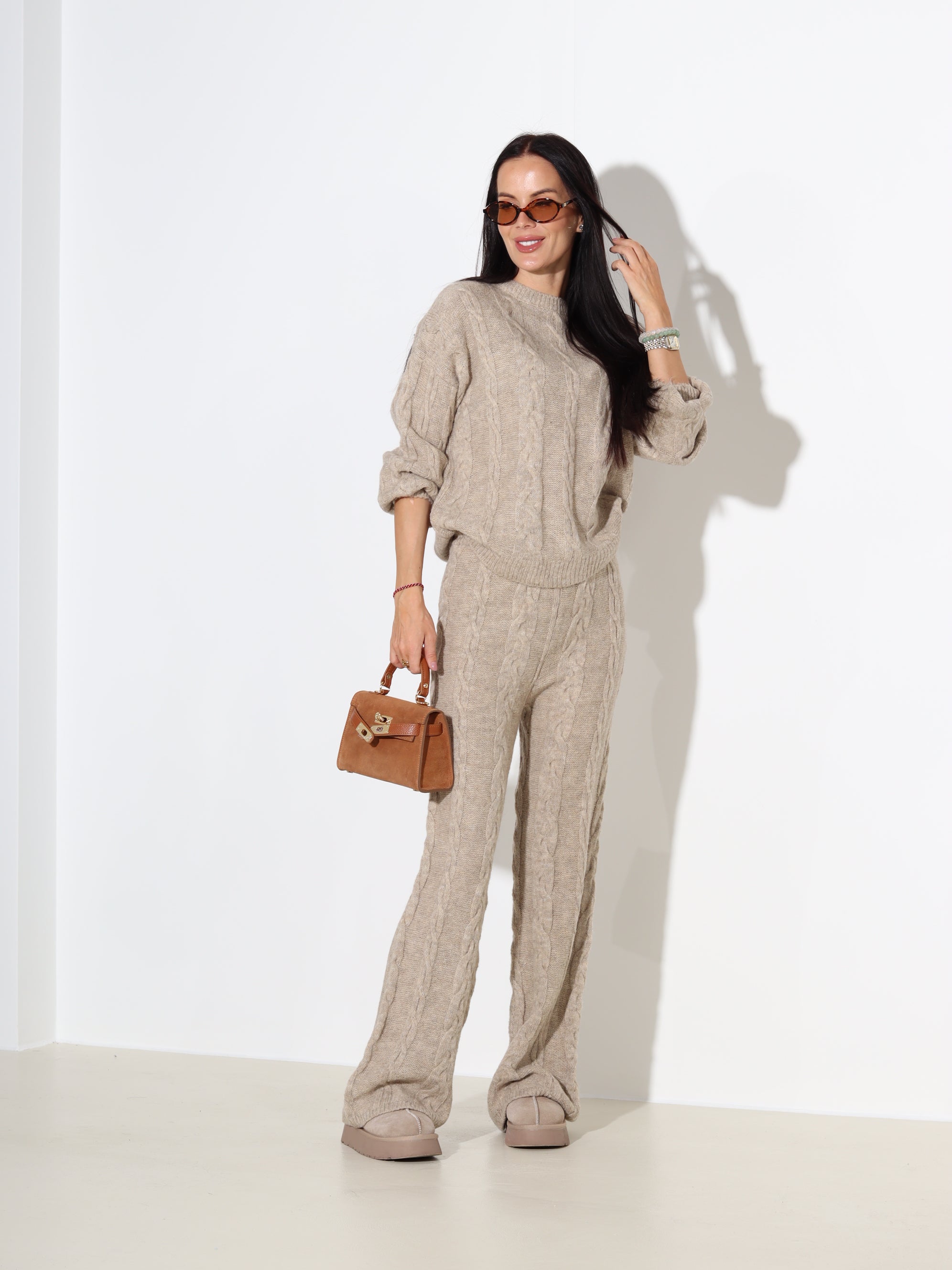 Bēšs, pīņu rakstā adīts komplekts - 18113