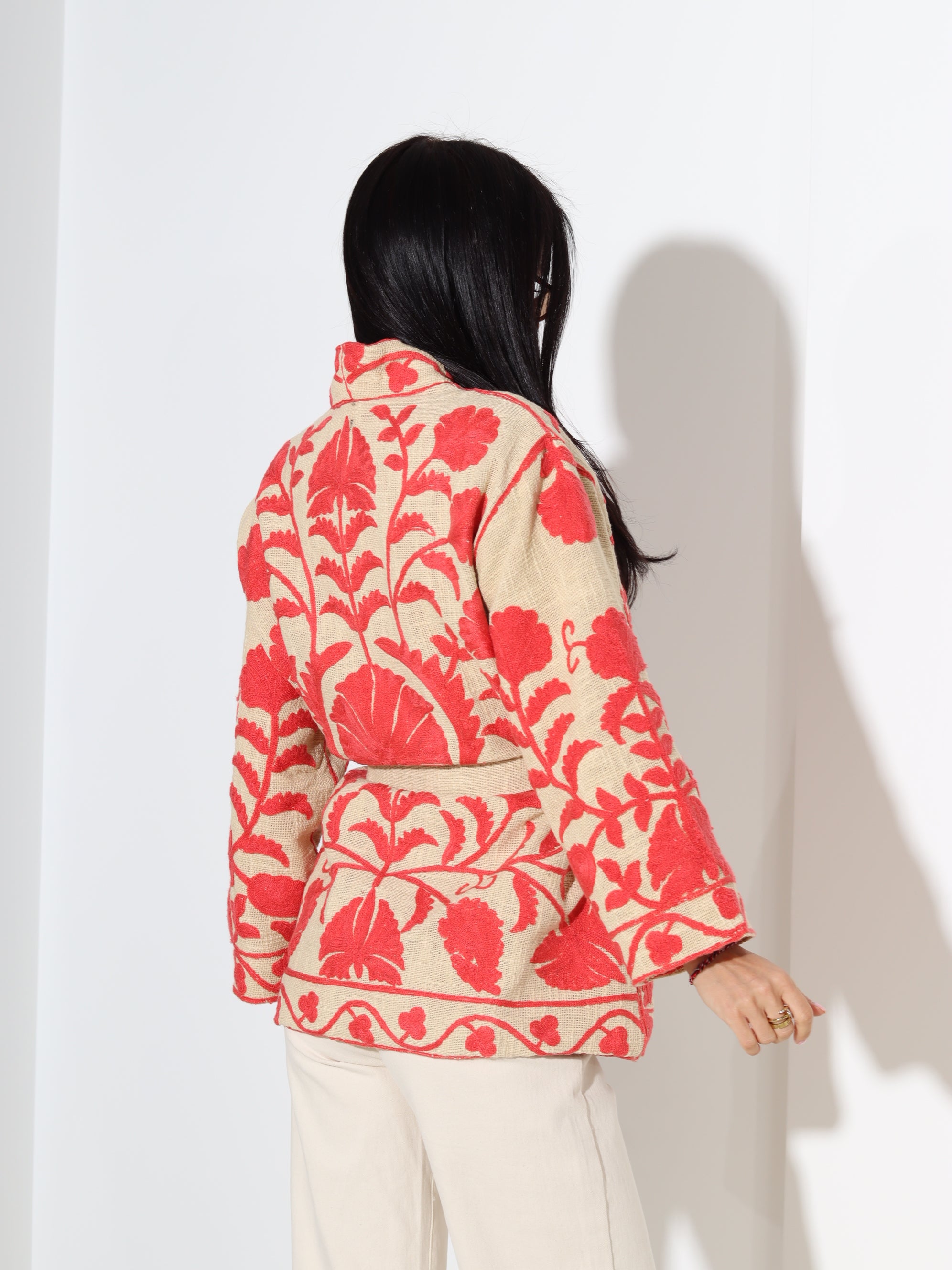 Bēšas krāsas kimono džutas stila audumā - 18337